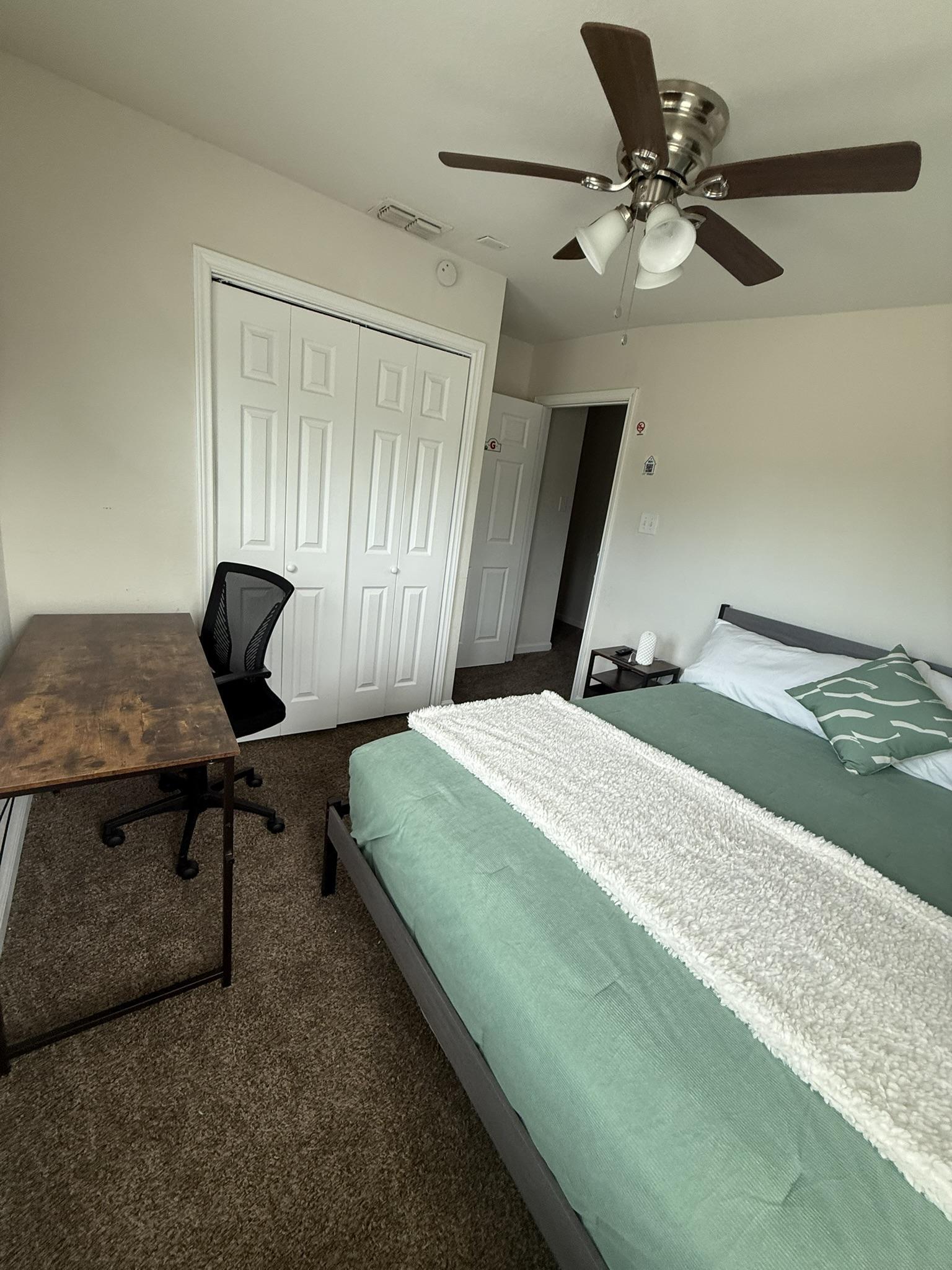 Upstairs Back Bedroom (G)