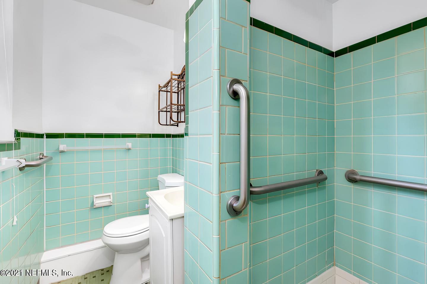 Bathroom(s)