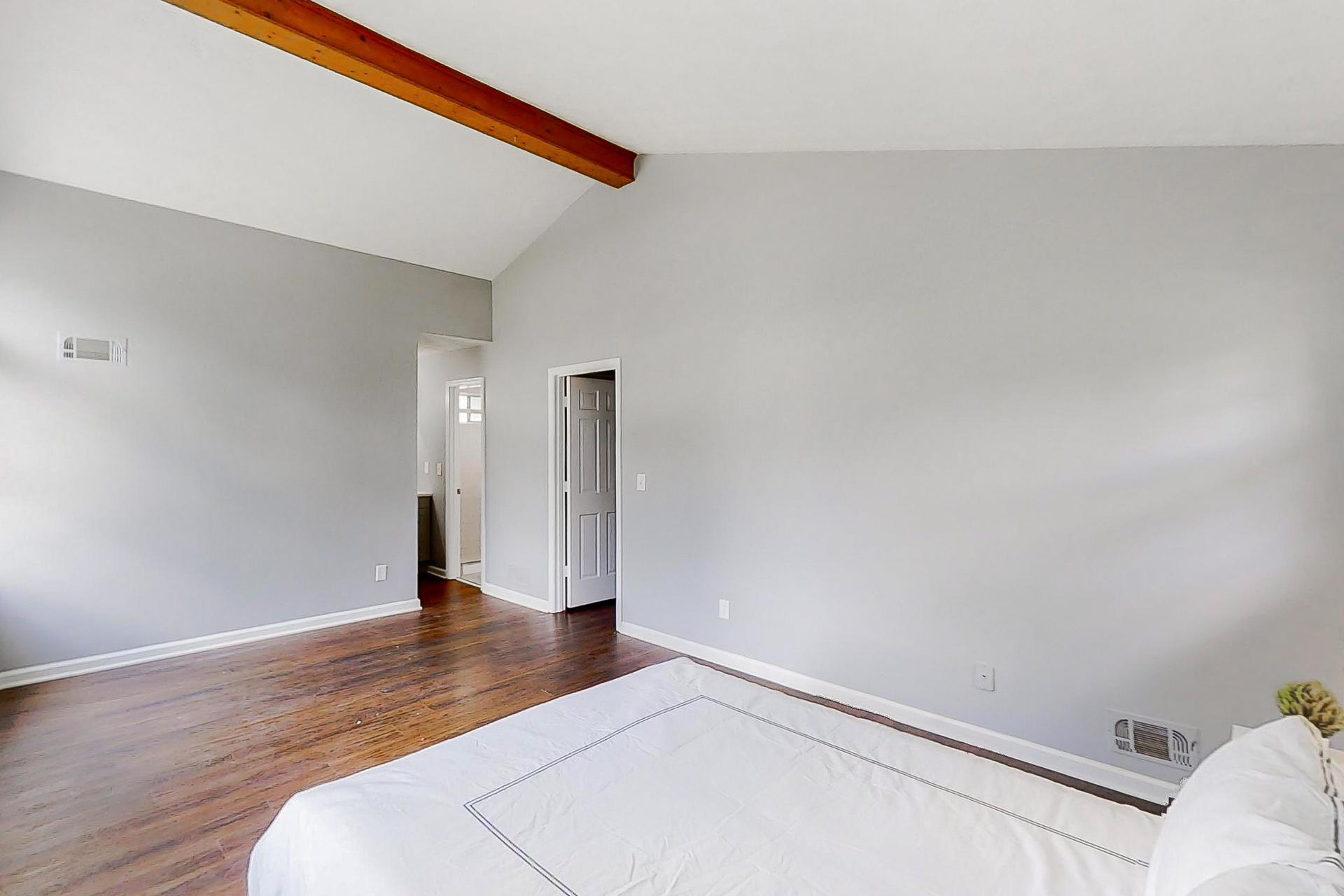 bedroom, detected: bed