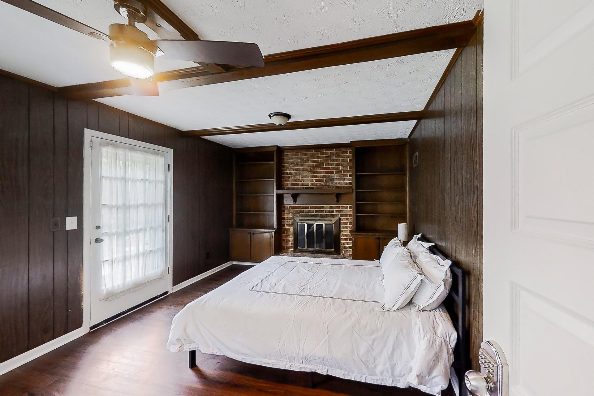 bedroom, detected: ceiling fan, bed