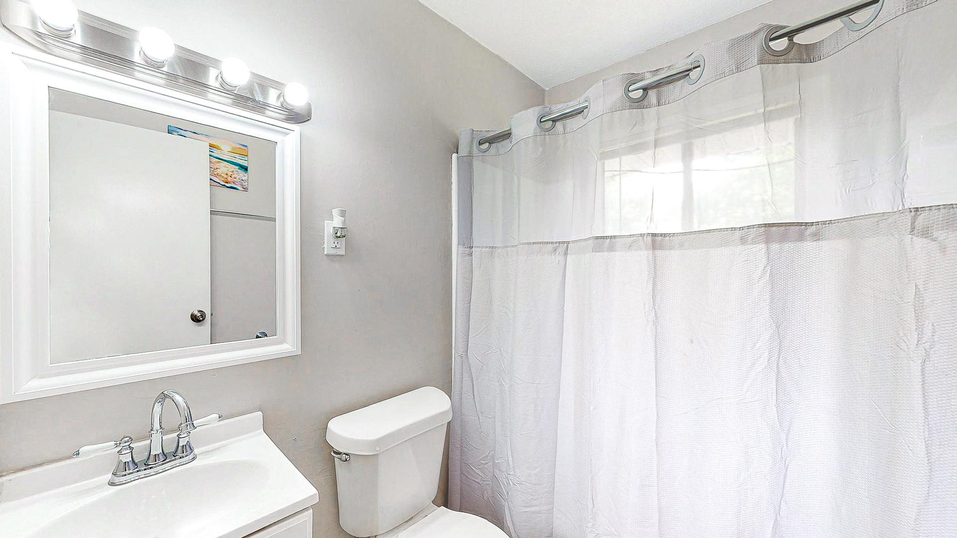 Bathroom(s)