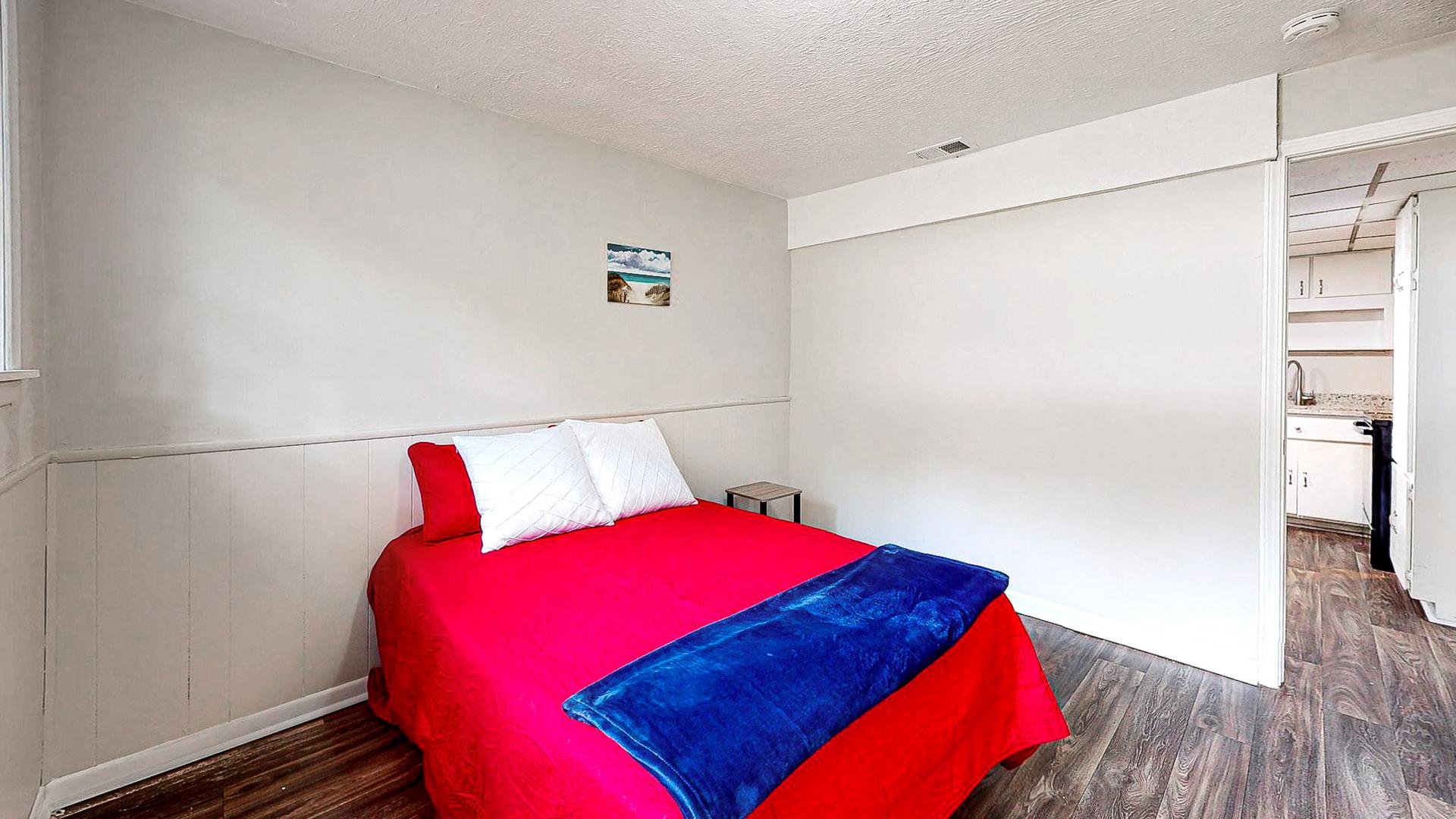 bedroom, detected: bed