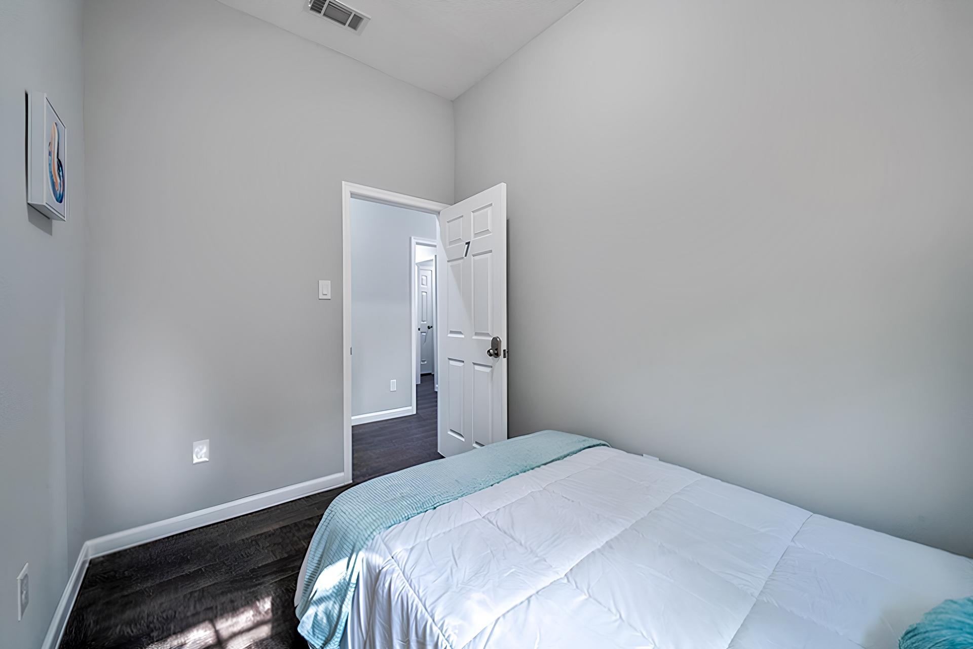 bedroom, detected: bed