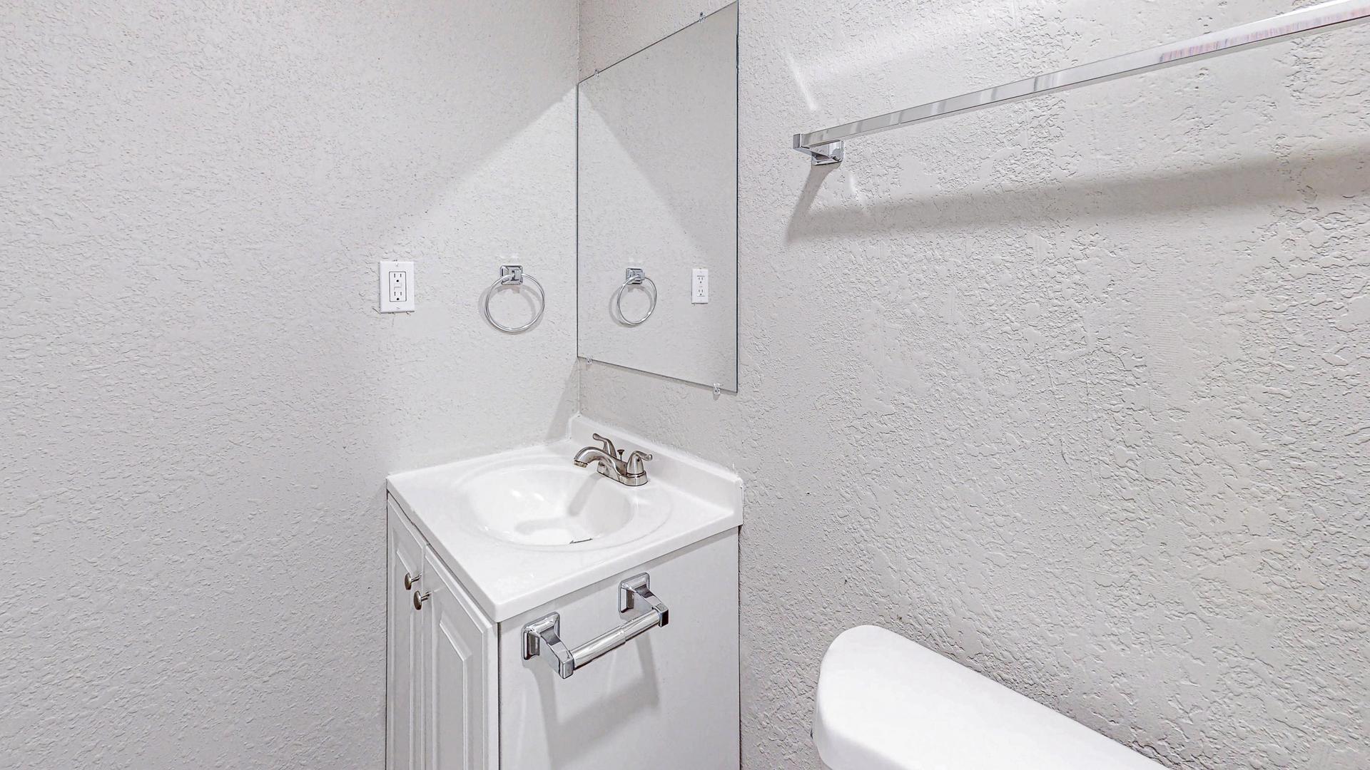 Bathroom(s)
