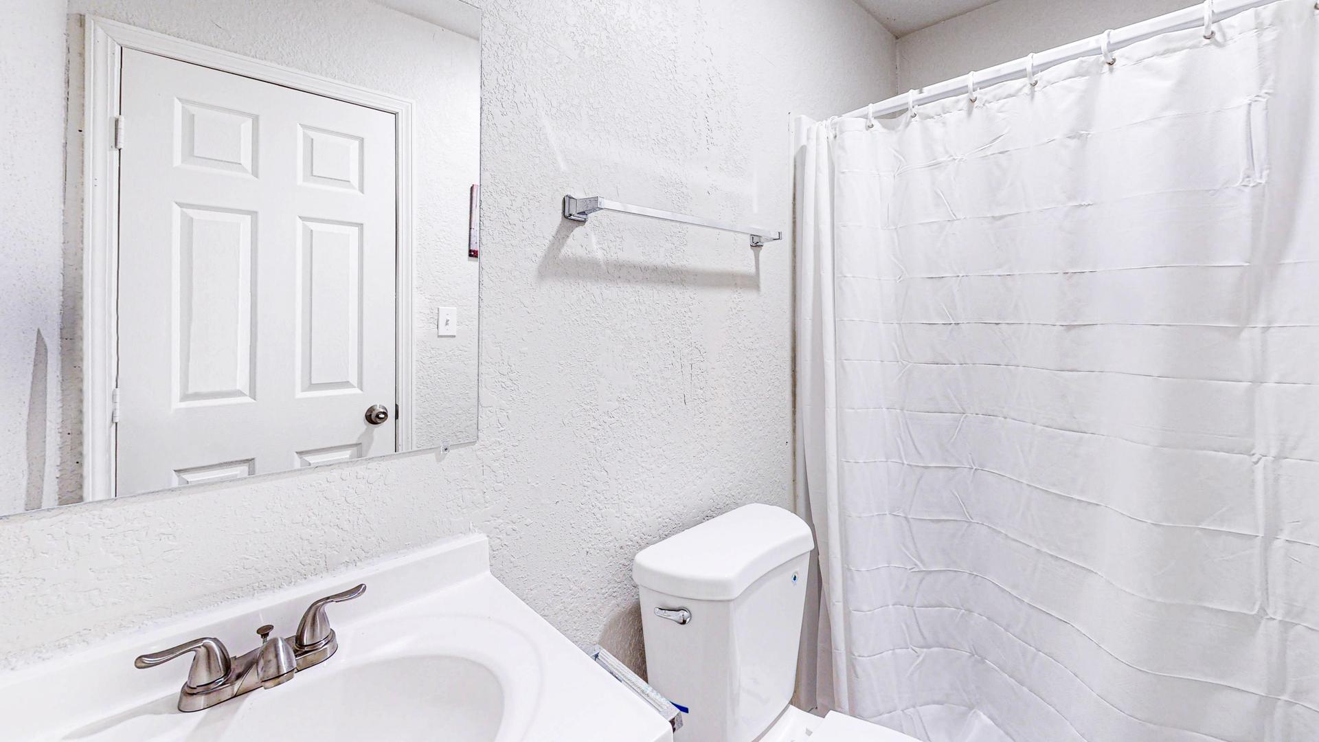 Bathroom(s)