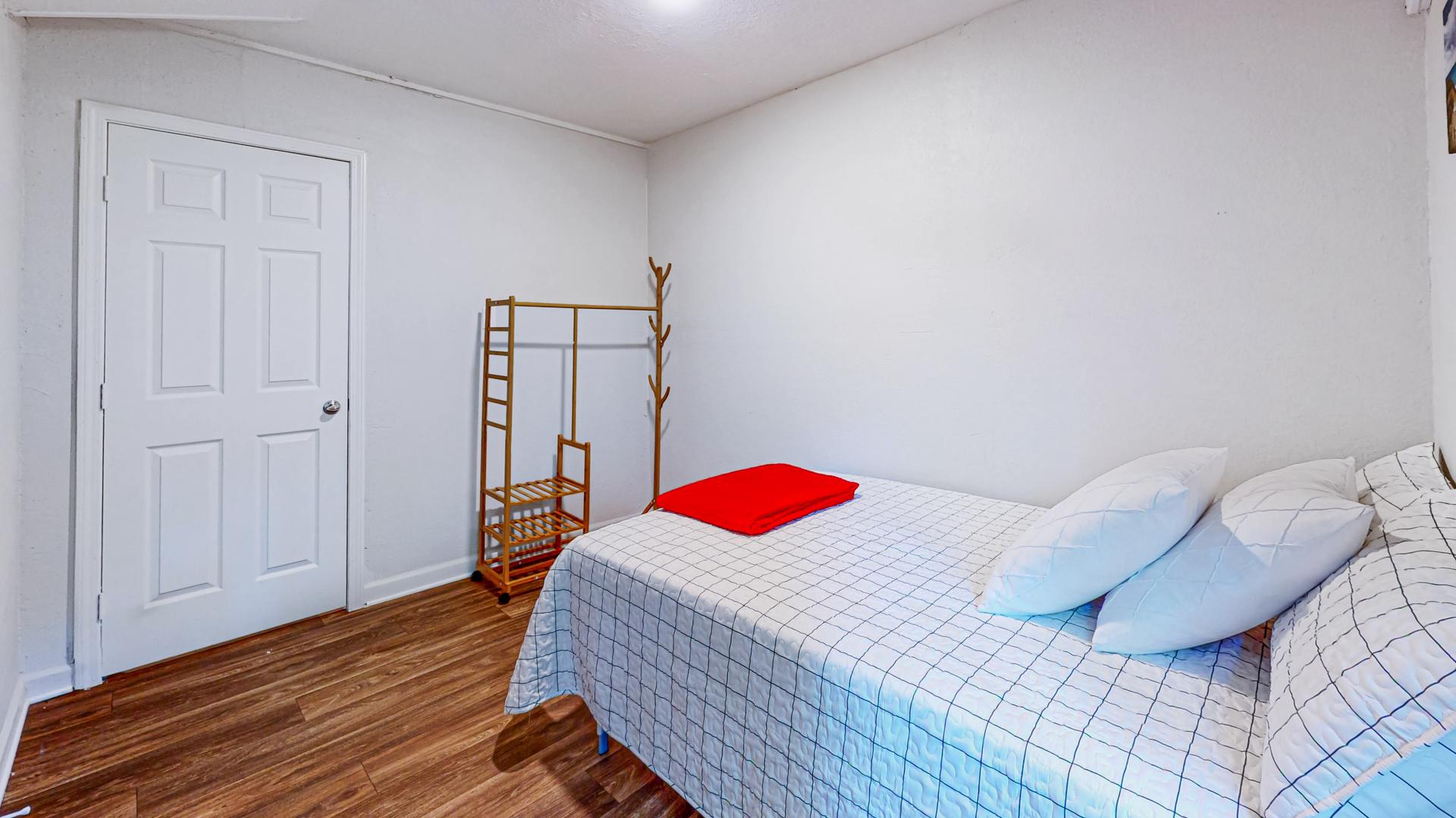 bedroom, detected: bed