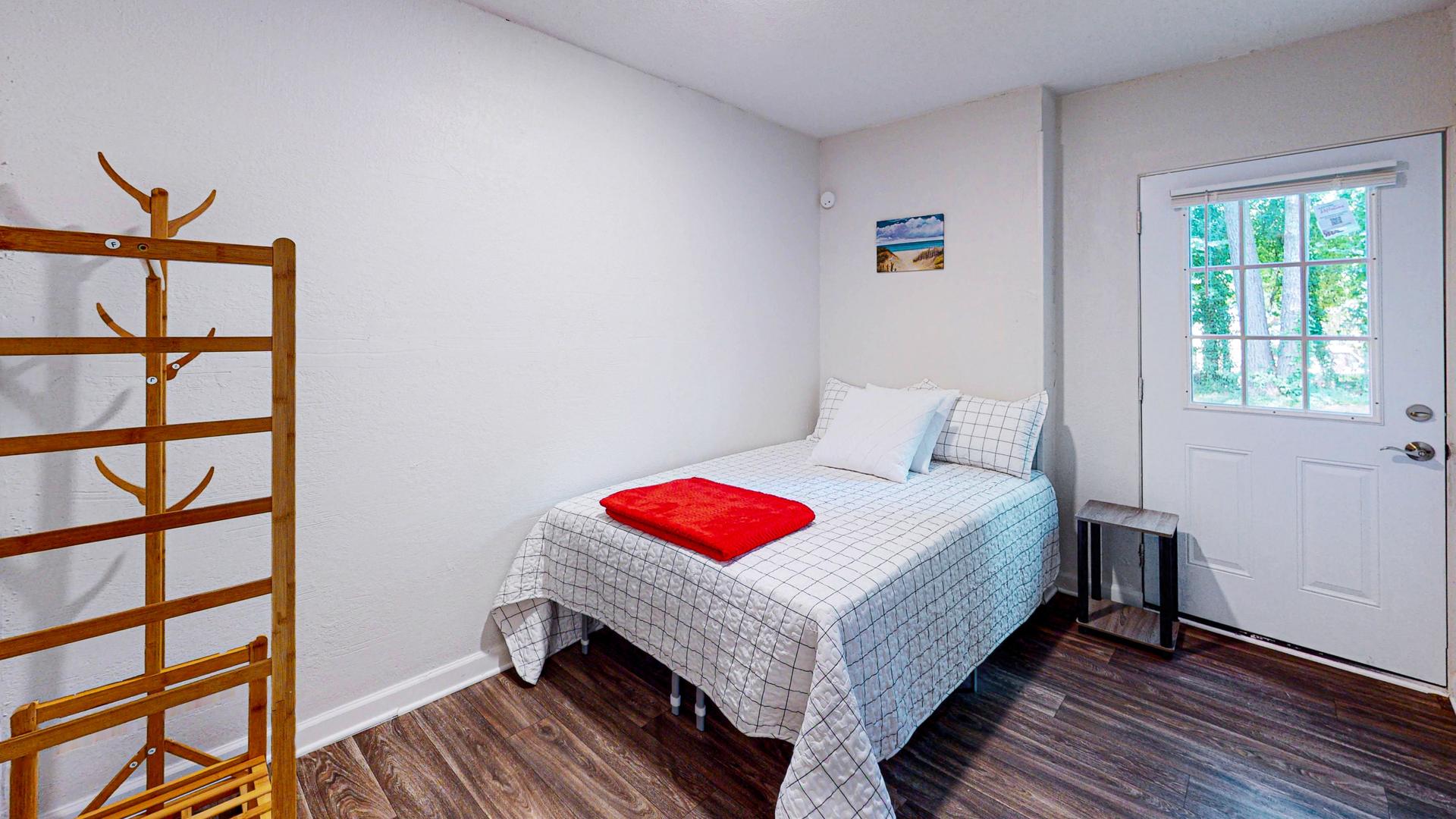 bedroom, detected: bed