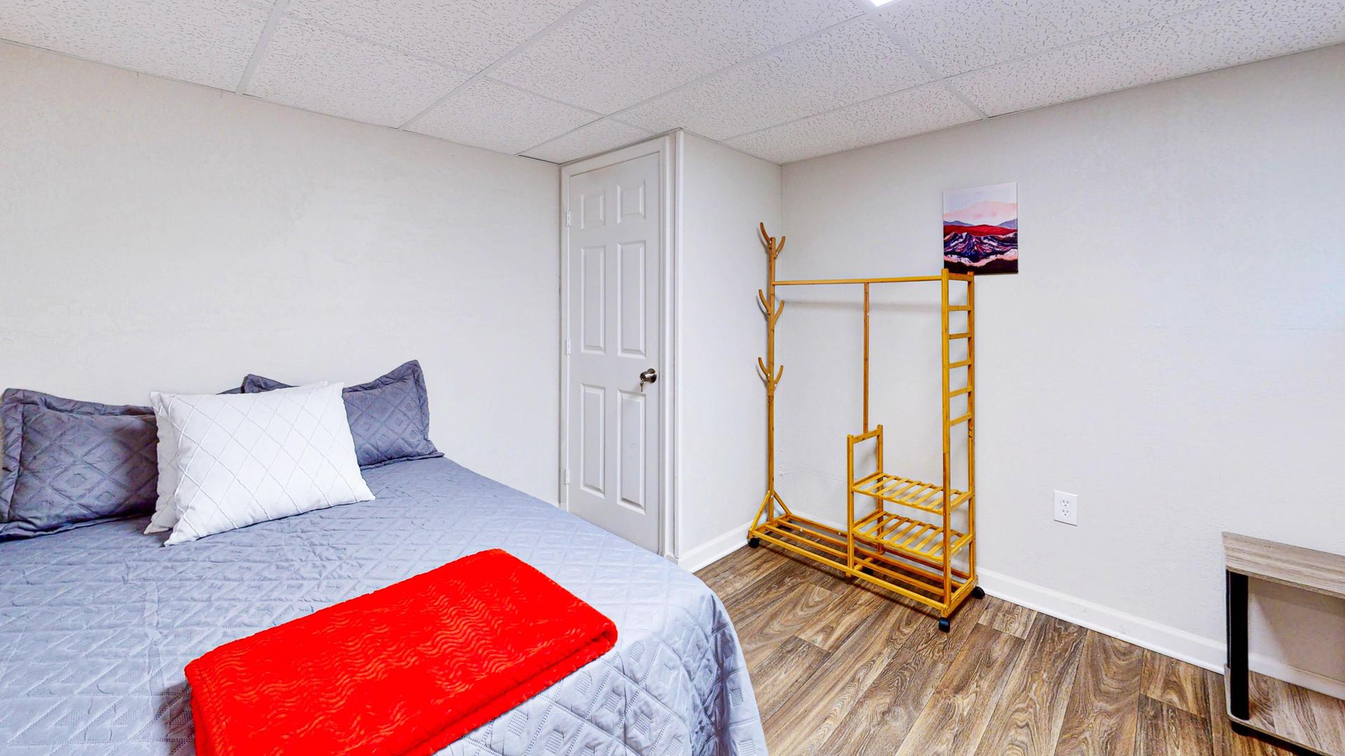 bedroom, detected: bed