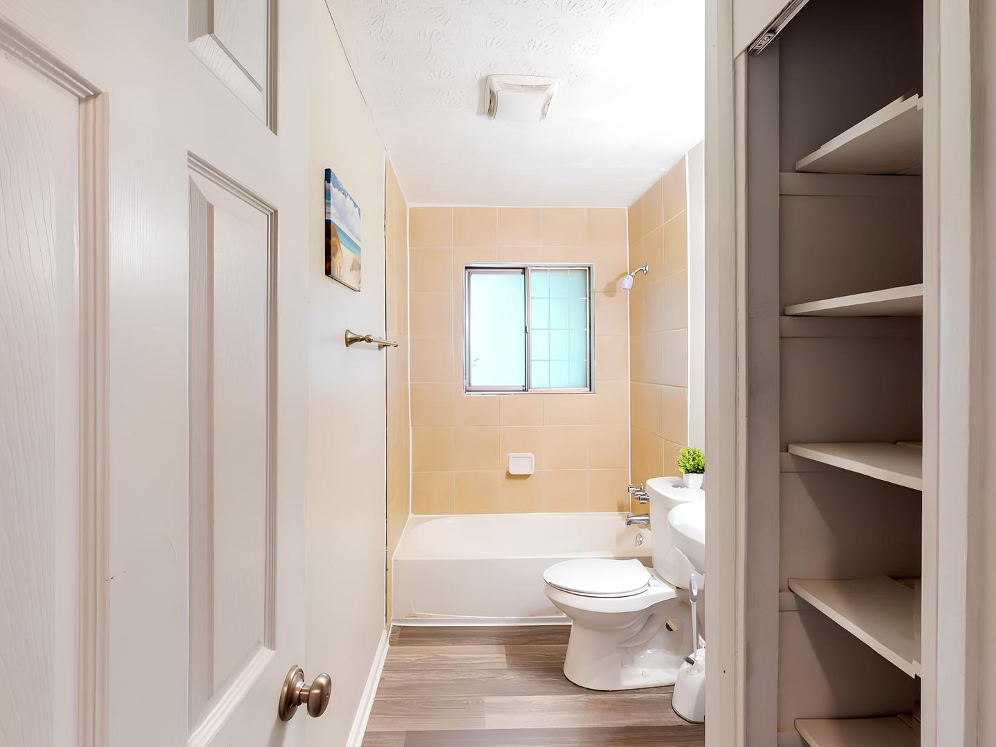 Bathroom(s)