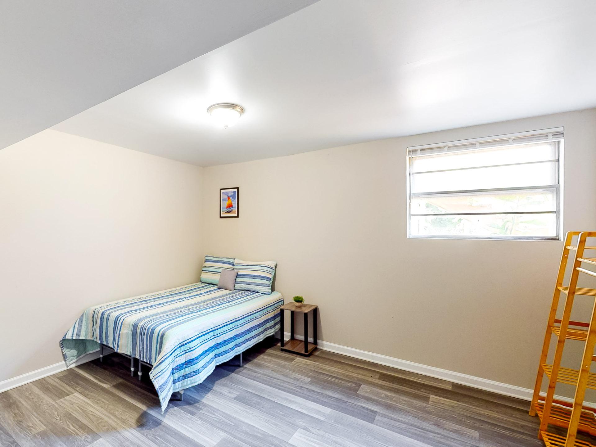 bedroom, detected: bed, window blind