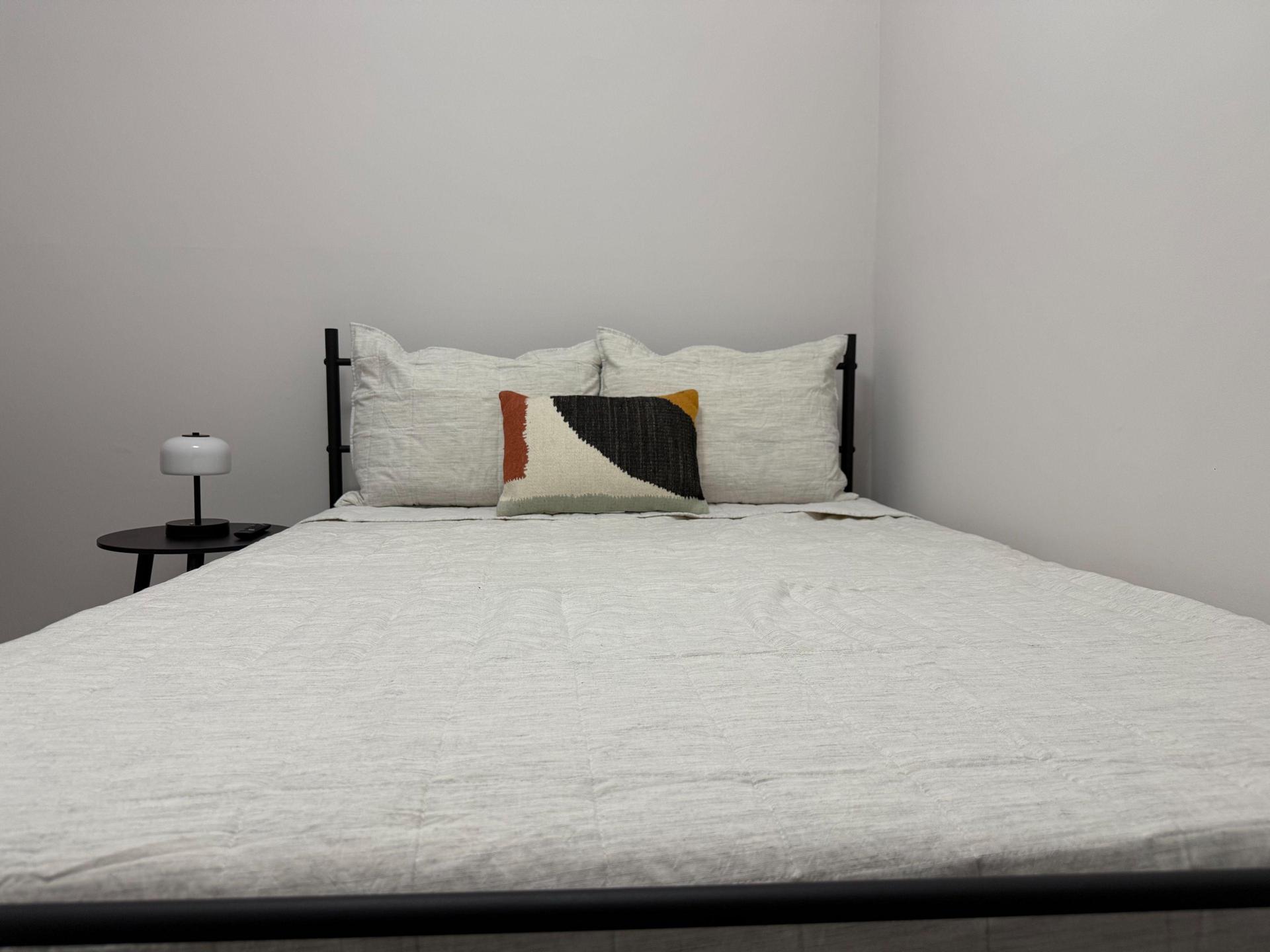 Bedroom 3 🛏️ – Inviting room with a relaxing vibe