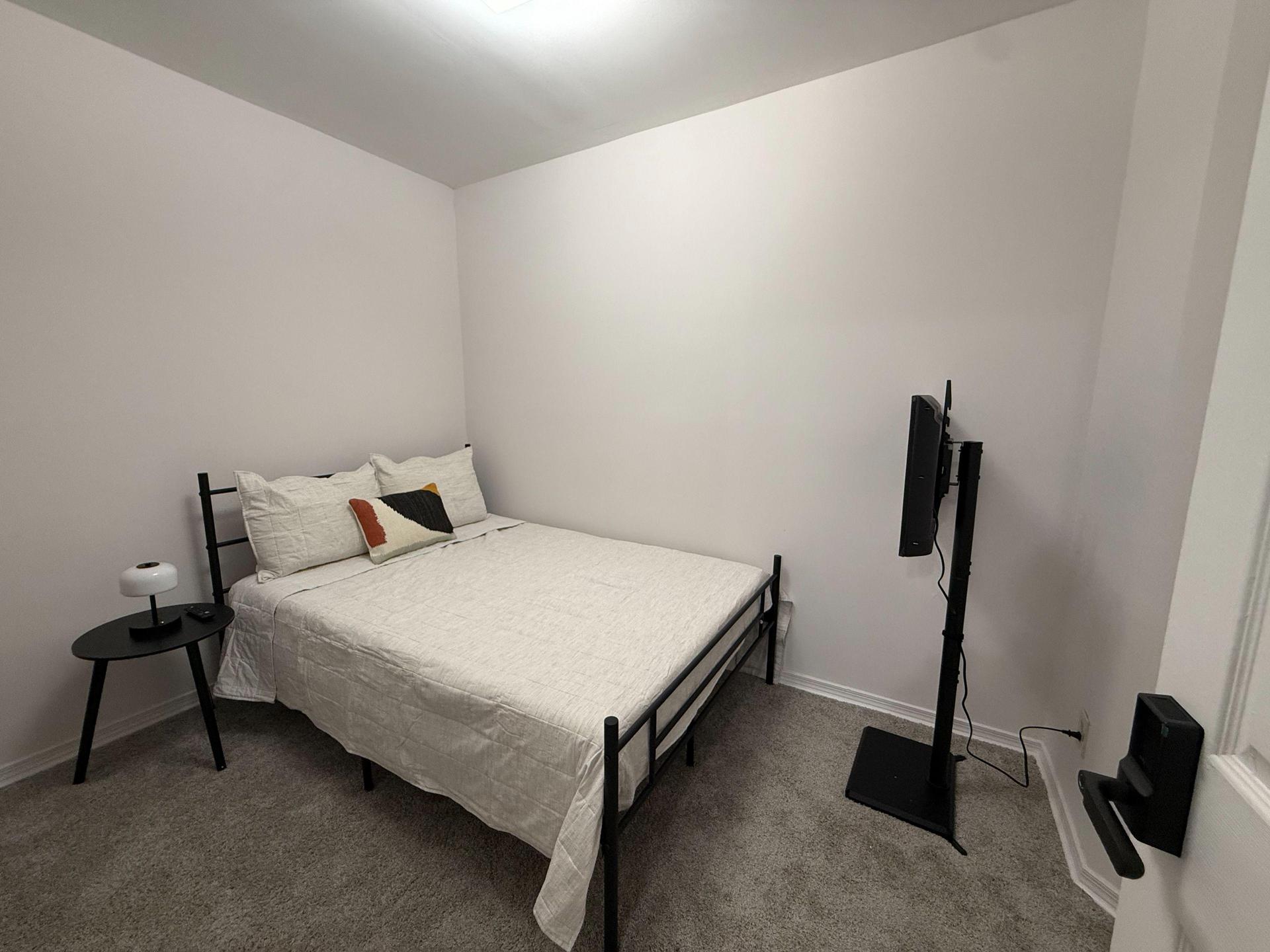 Bedroom 3 🛏️ – Inviting room with a relaxing vibe