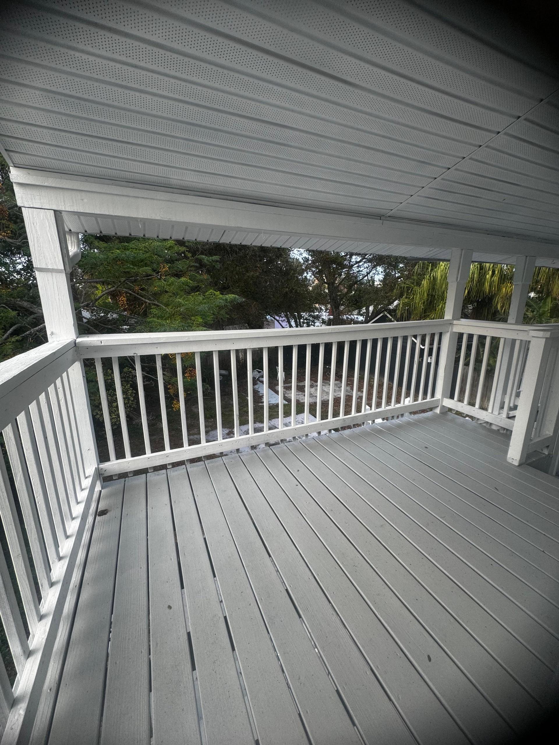Private entry and balcony