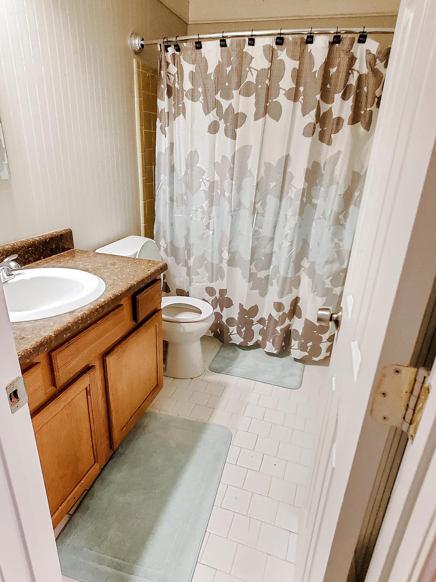Bathroom(s)