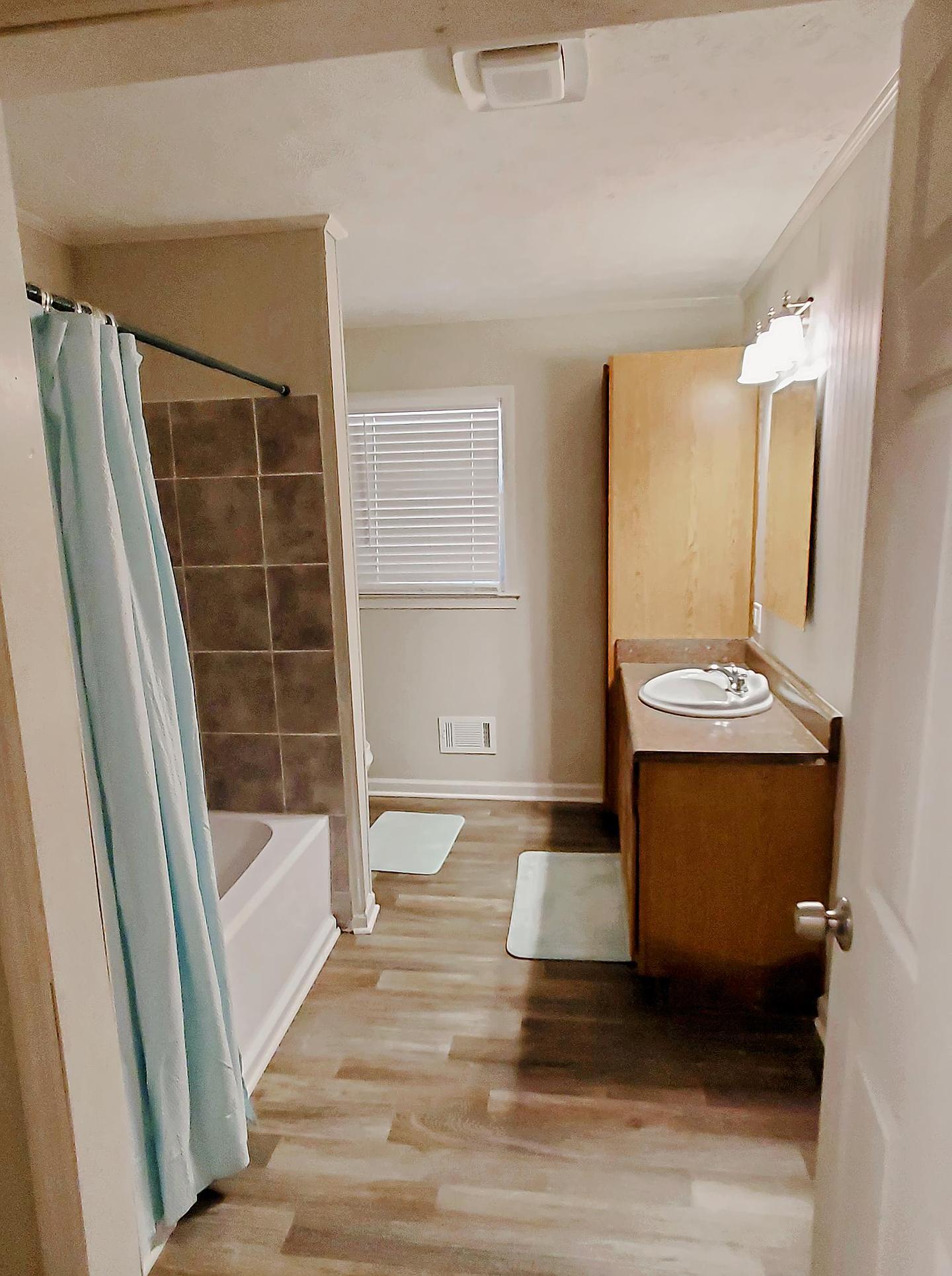 Bathroom(s)