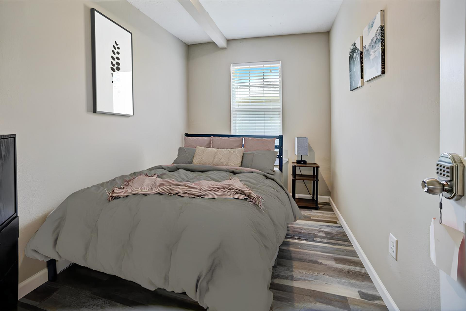 bedroom, detected: bed, window blind