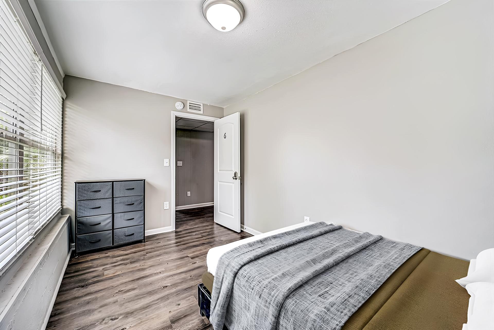 bedroom, detected: bed, window blind