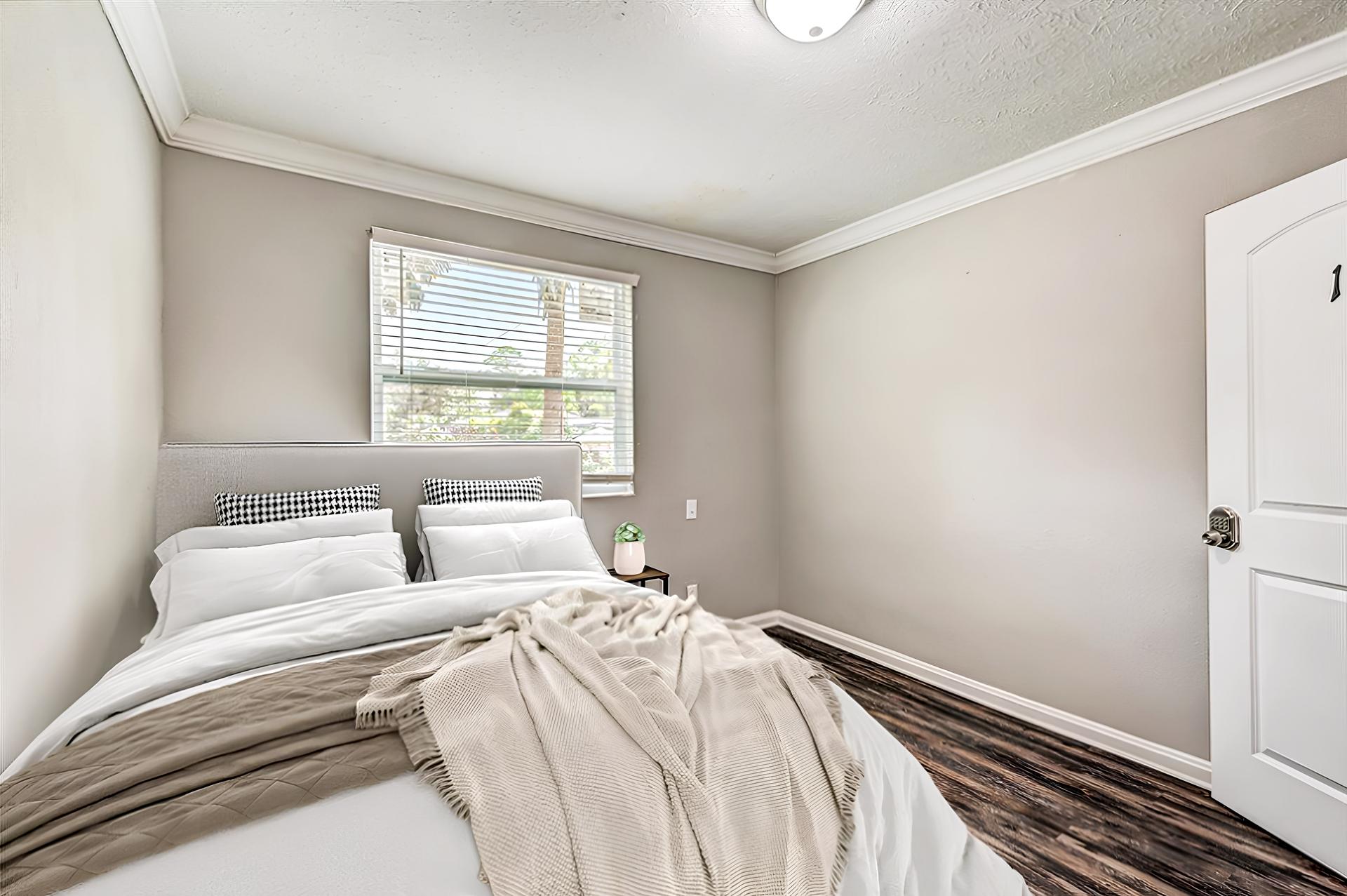 Disclaimer: This photo has been virtually staged. Not all furnishings seen will be included. Please view virtual tour.