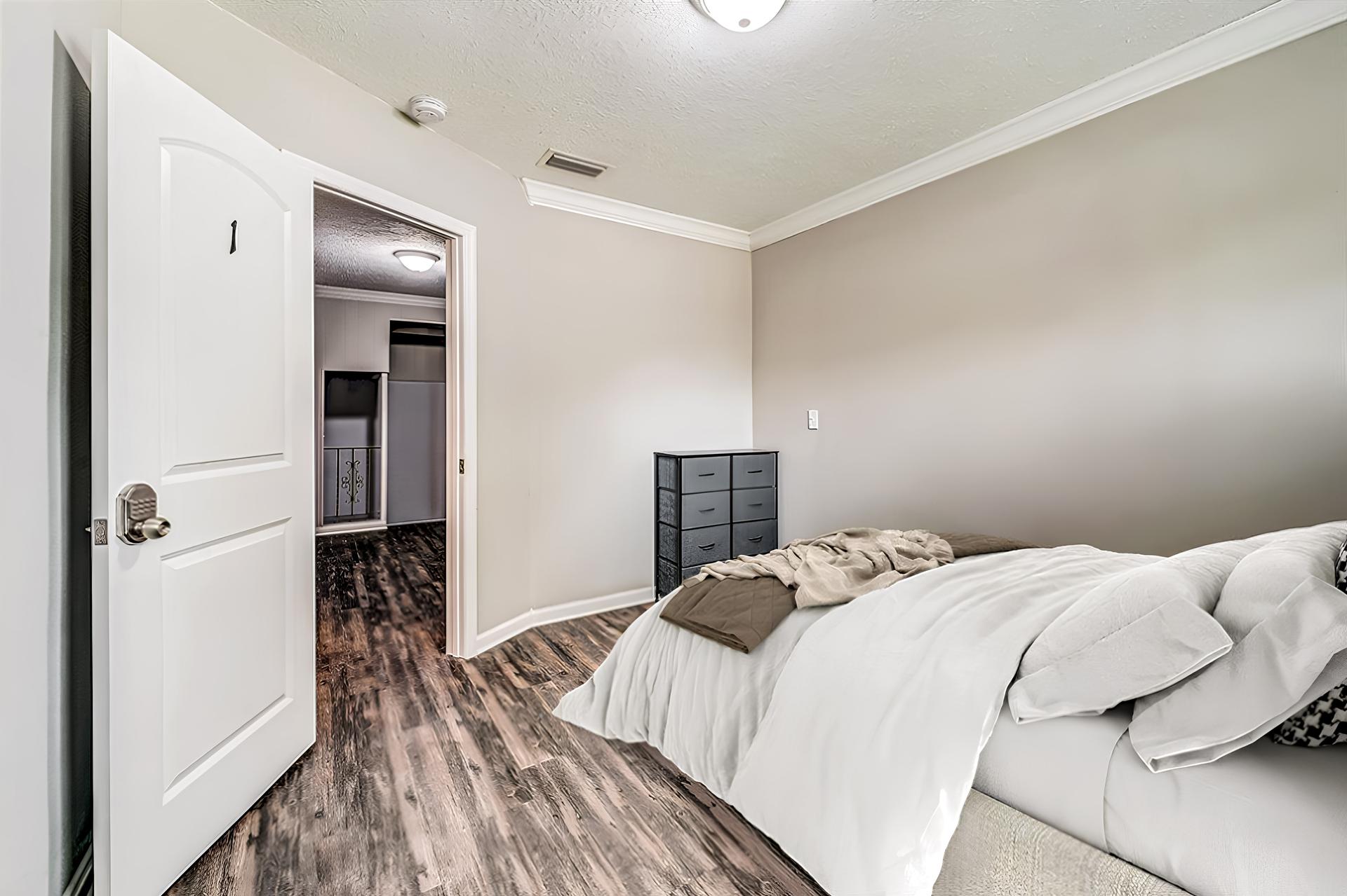 Disclaimer: This photo has been virtually staged. Not all furnishings seen will be included. Please view virtual tour.