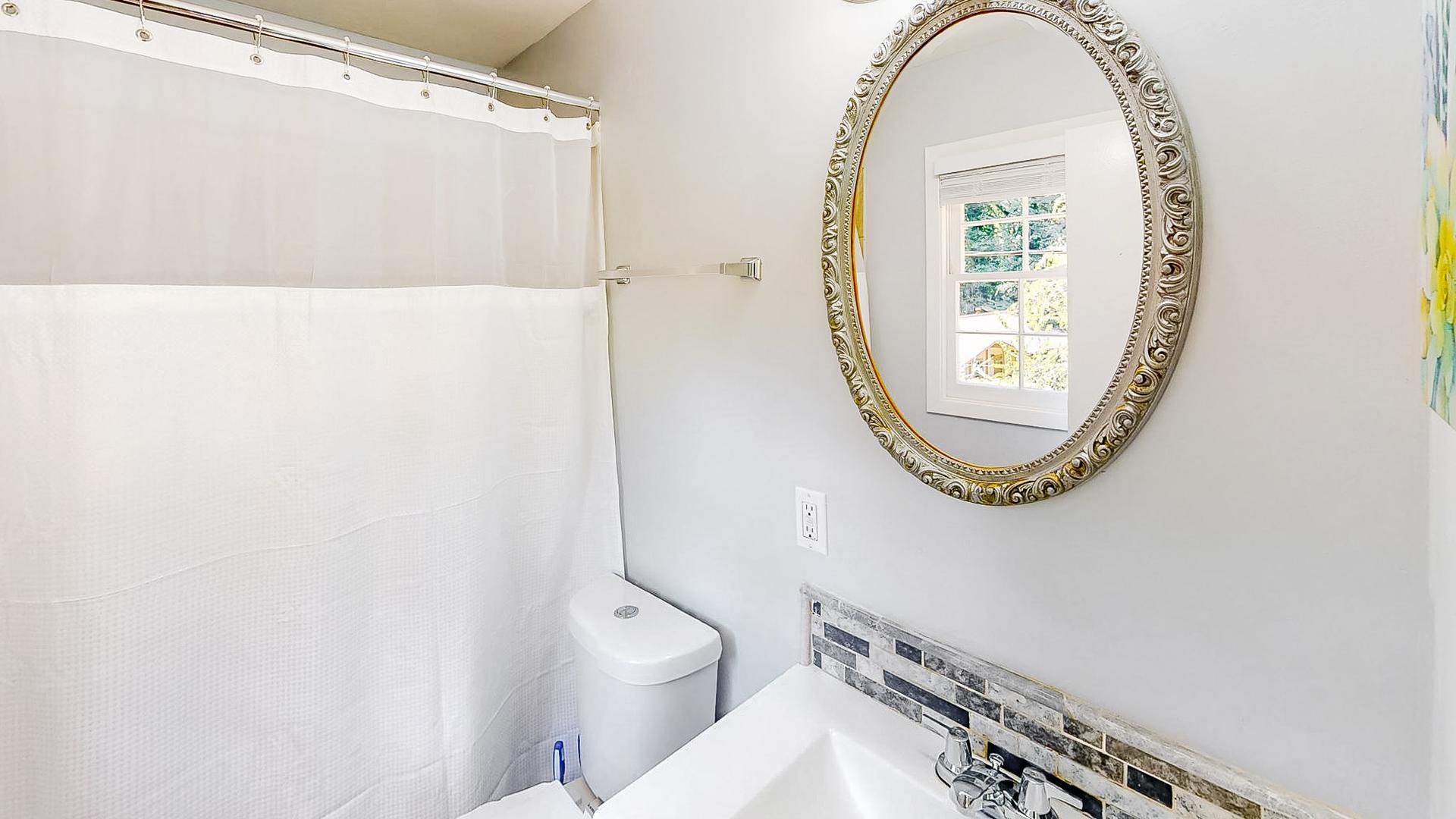 Bathroom(s)