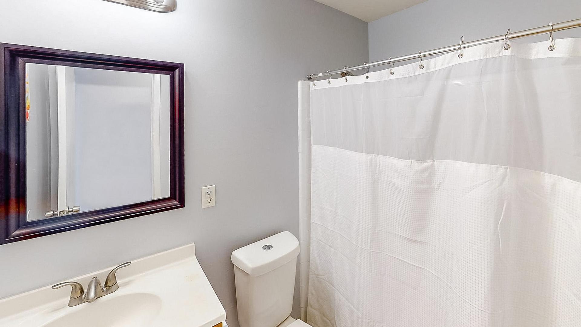 Bathroom(s)