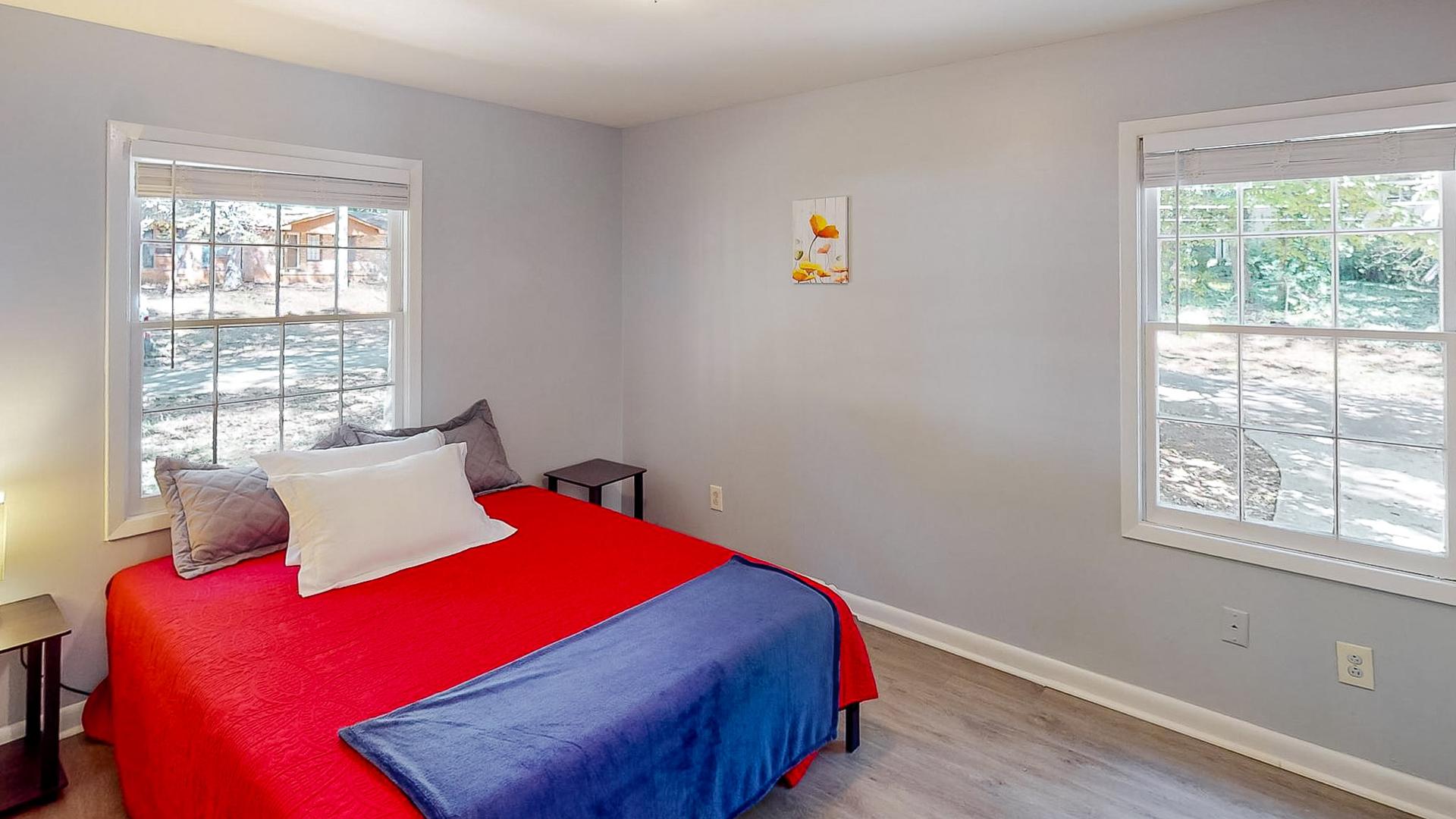 bedroom, detected: bed, window blind