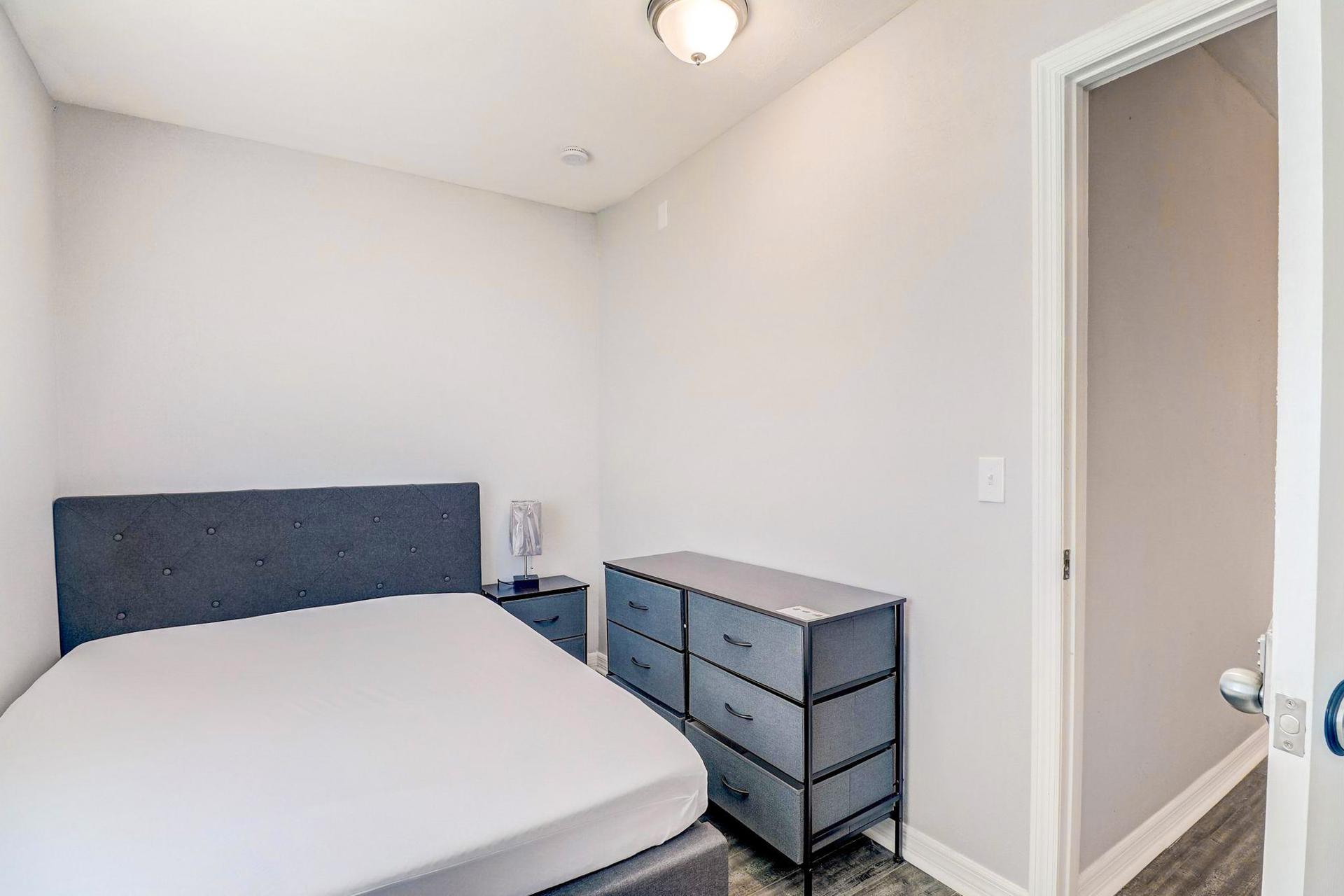 bedroom, detected:bed