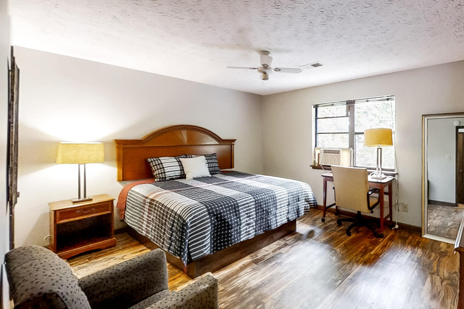 bedroom, detected: bed, ceiling fan