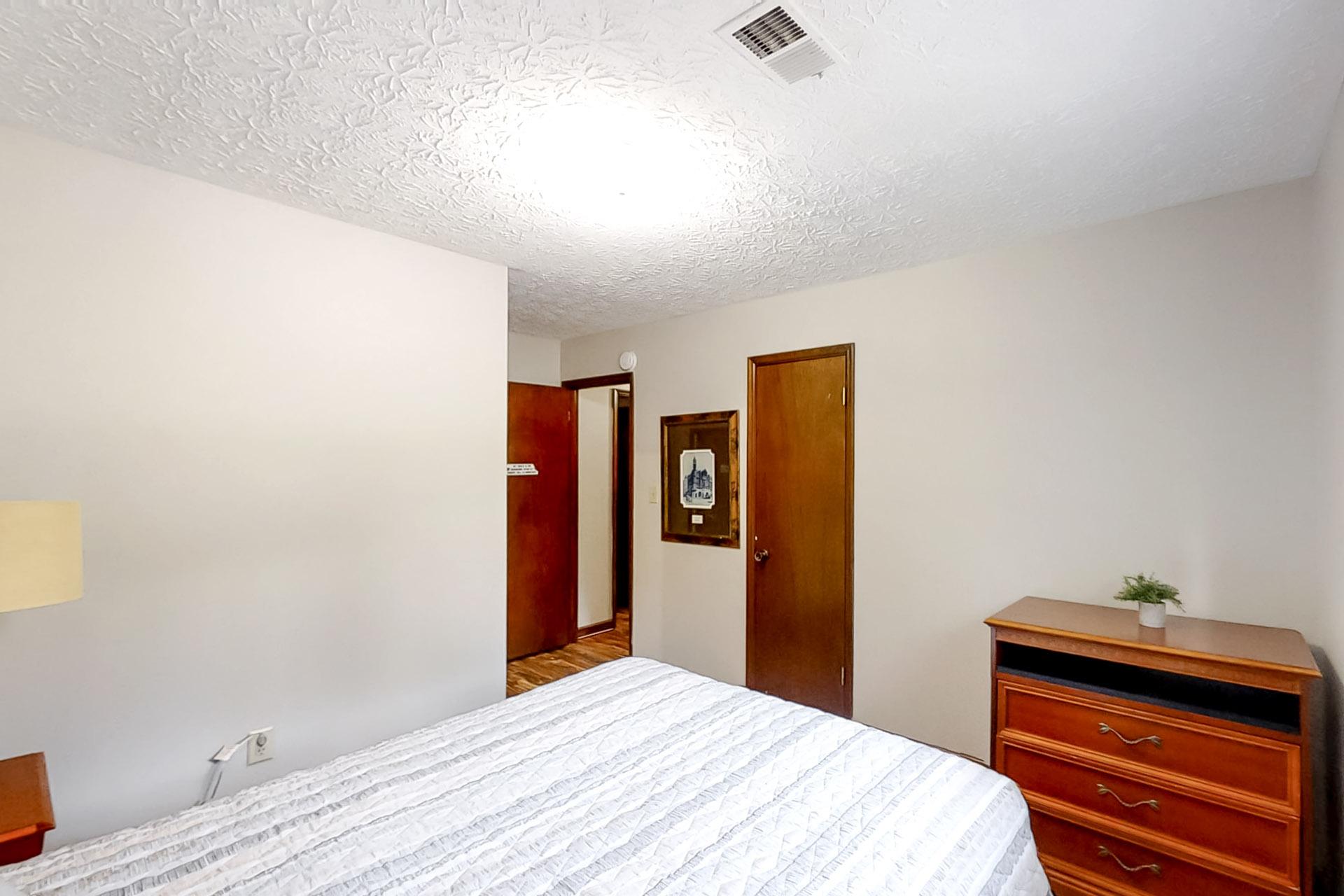 bedroom, detected: bed