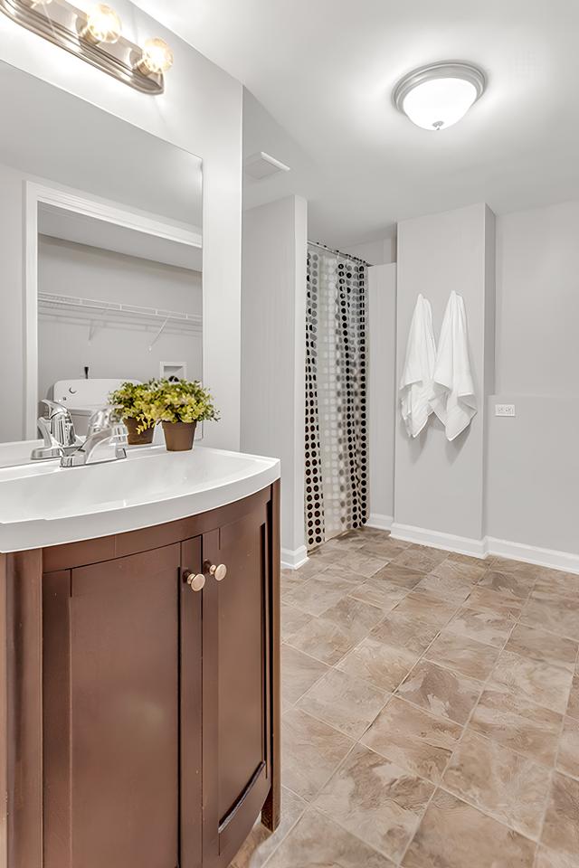 Bathroom(s)