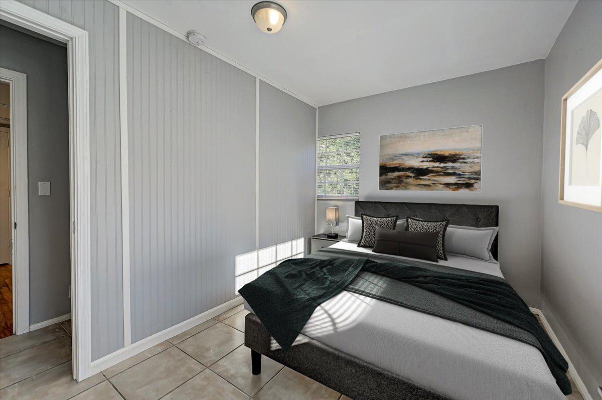 Disclaimer: This photo has been virtually staged. Not all furnishings seen will be included. Please view the virtual tour.