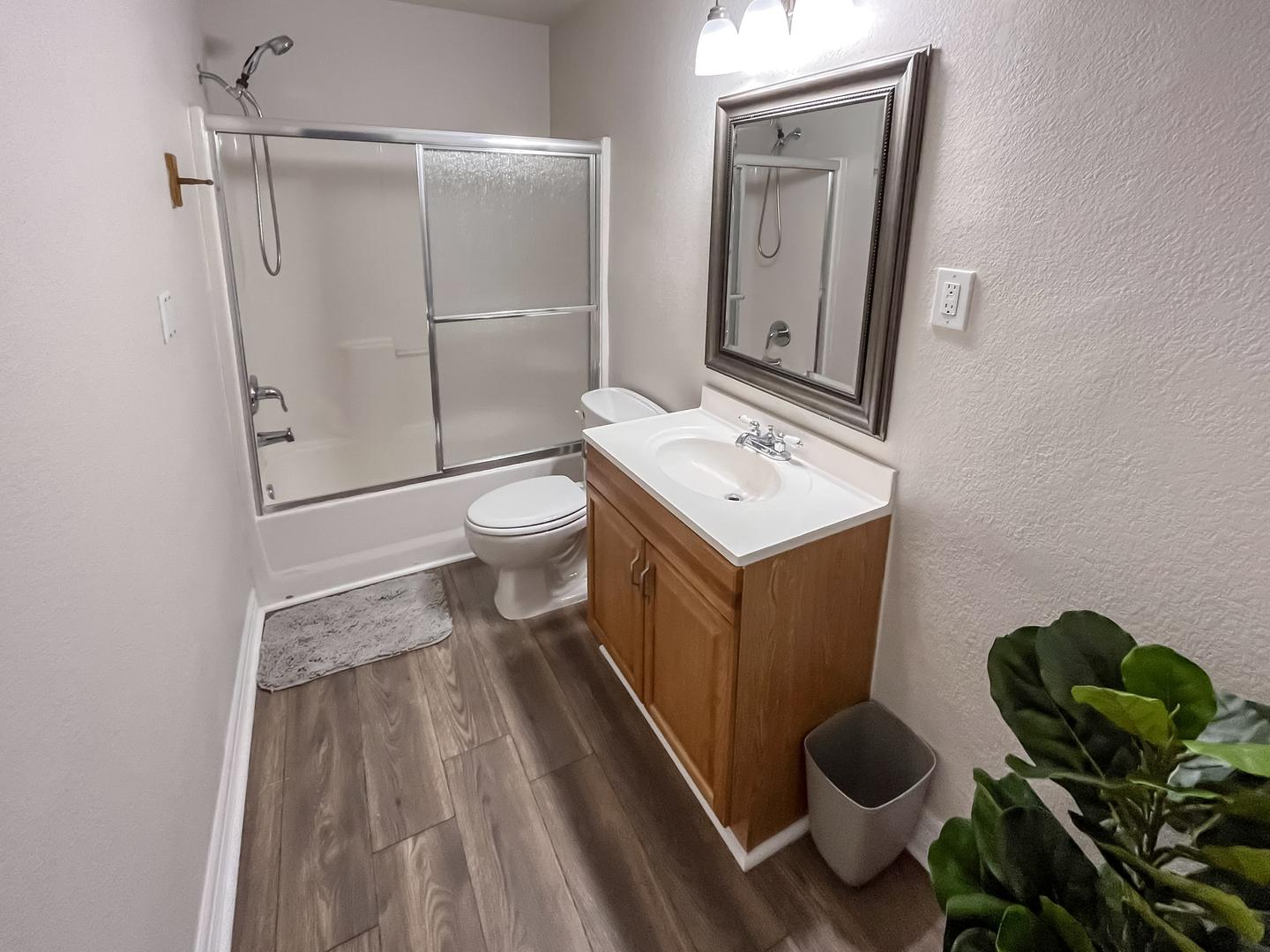 Bathroom(s)
