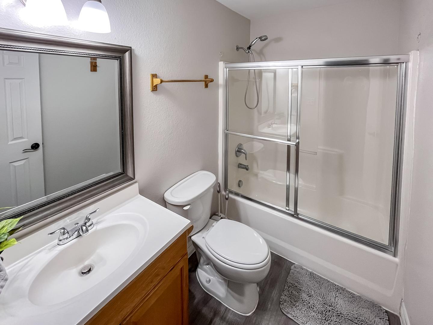 Bathroom(s)