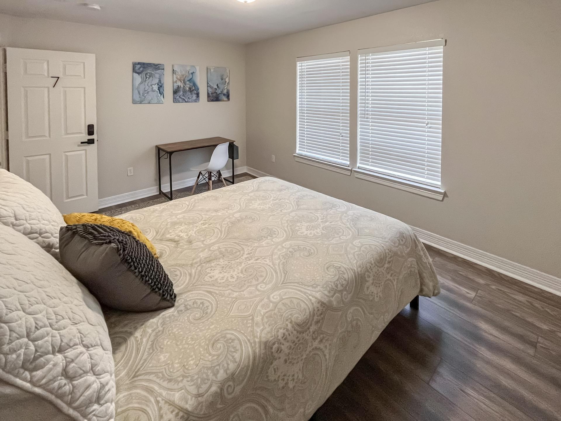 bedroom, detected:window blind, bed