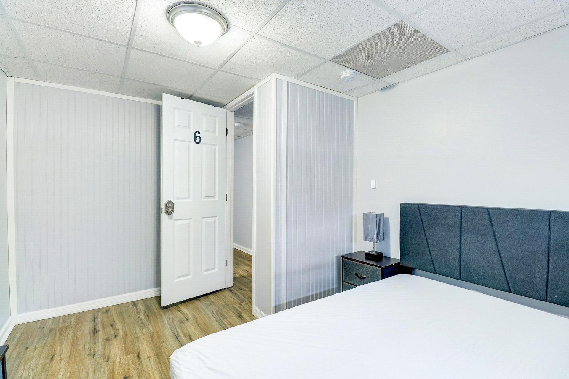 bedroom, detected:bed