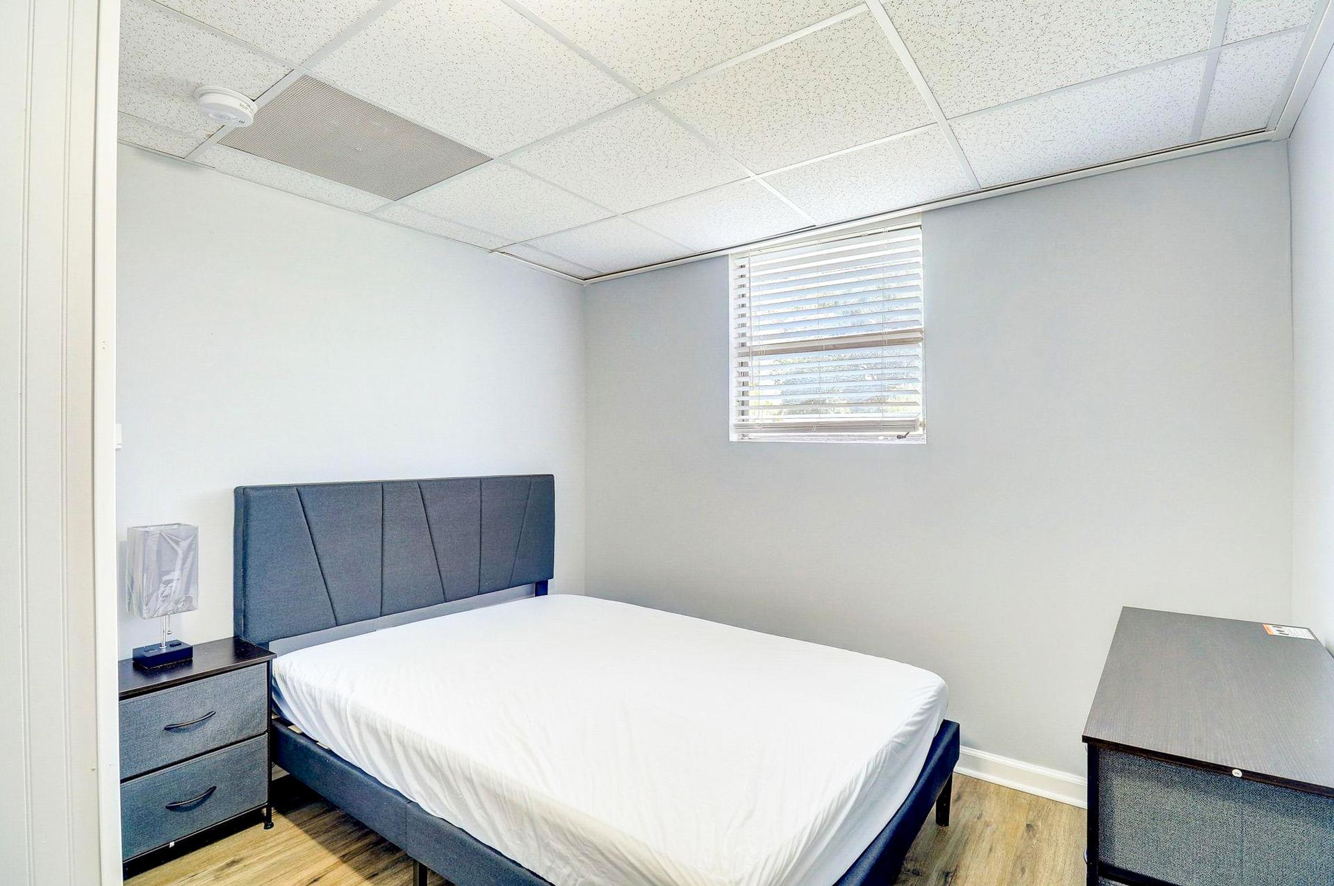 bedroom, detected:bed, window blind