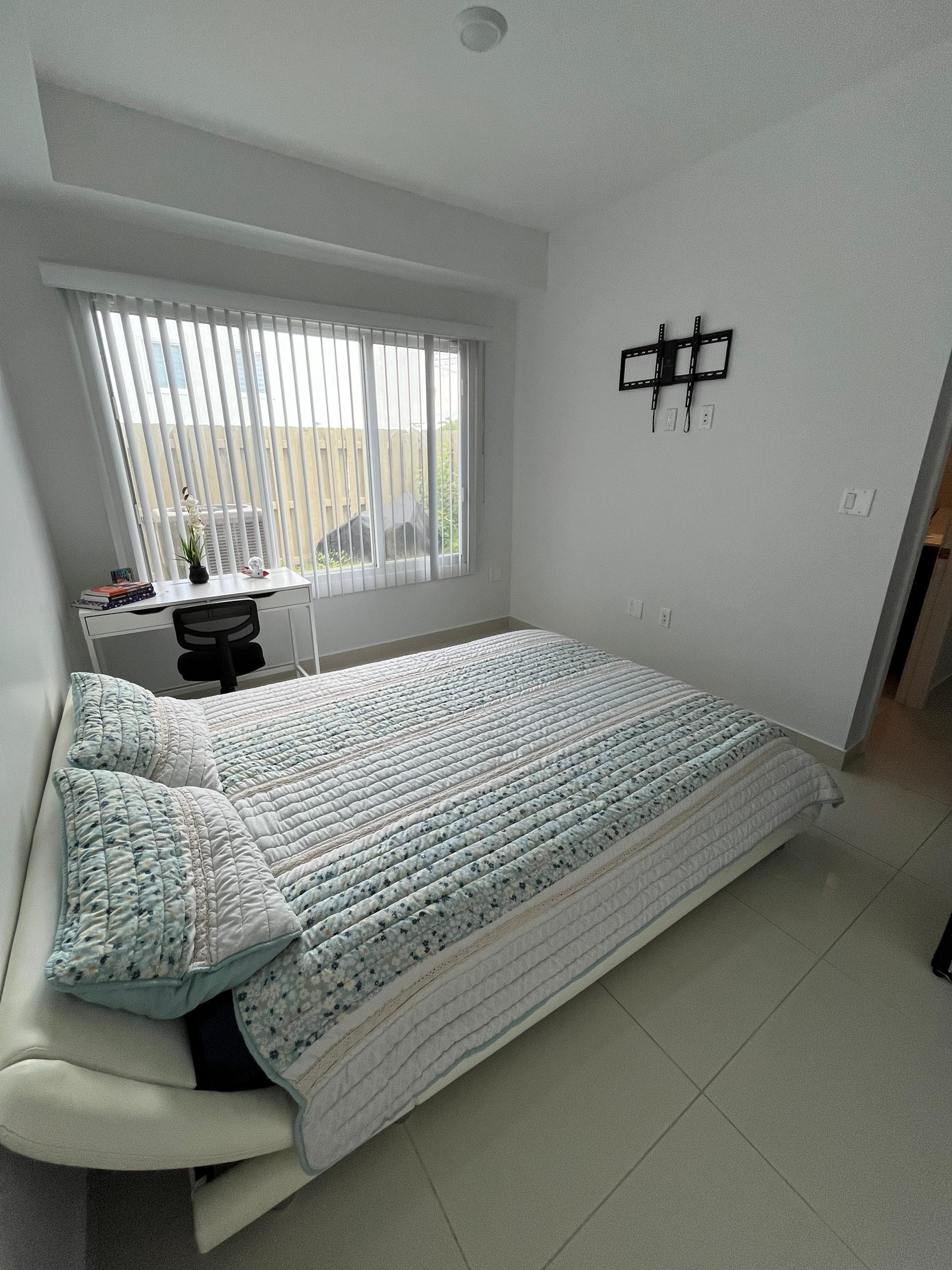 Room with enough natural light