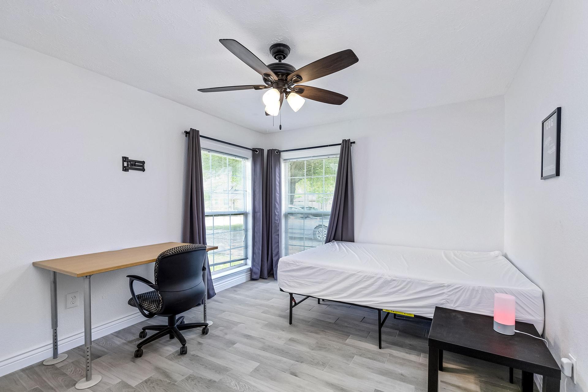 bedroom, detected: ceiling fan, window blind