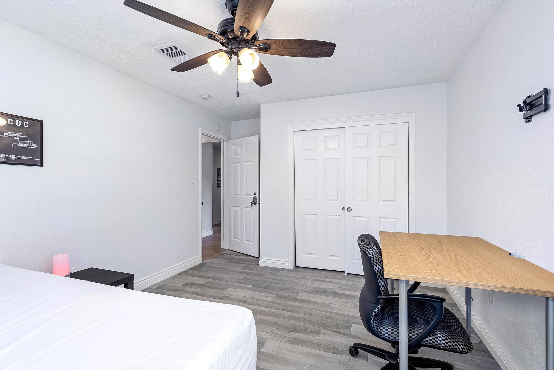 bedroom, detected: ceiling fan, window blind