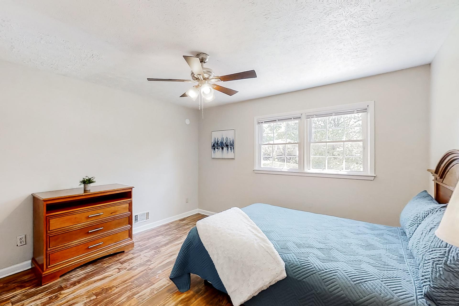 bedroom, detected: ceiling fan, window blind, bed