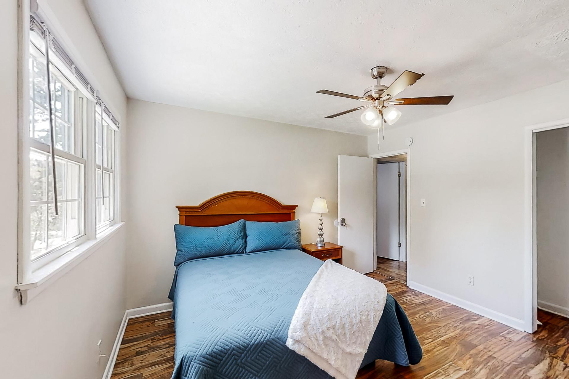 bedroom, detected: ceiling fan, bed