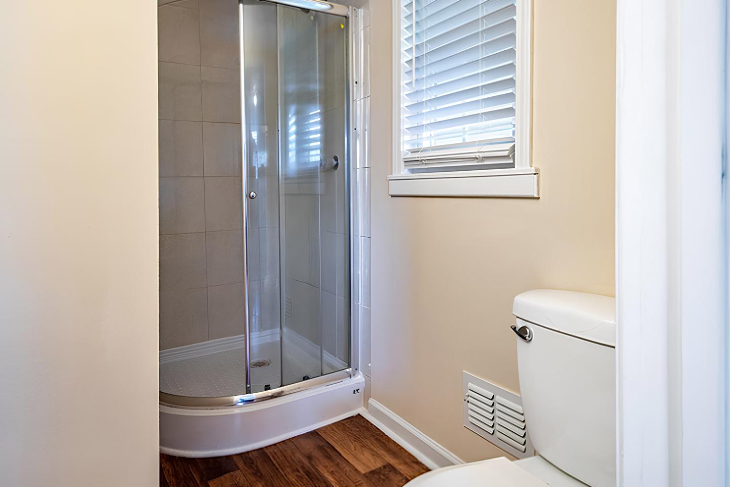 Bathroom(s)