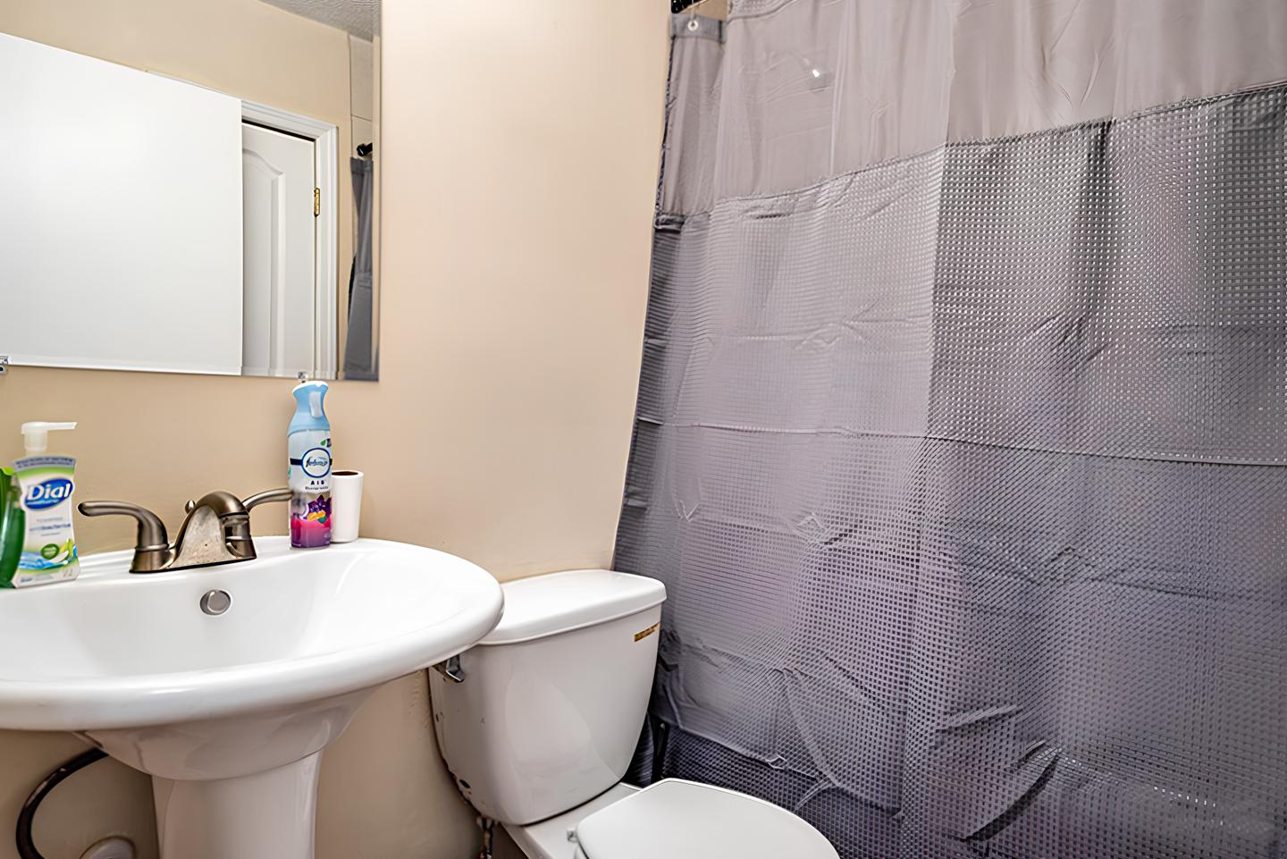 Bathroom(s)