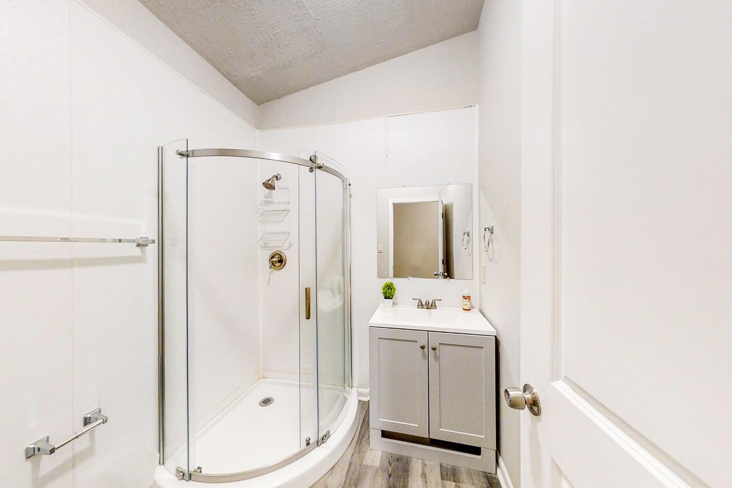 Bathroom(s)