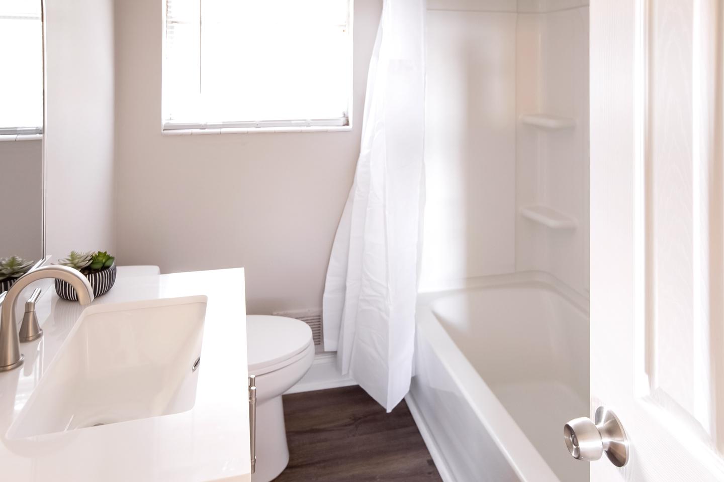 Bathroom(s)