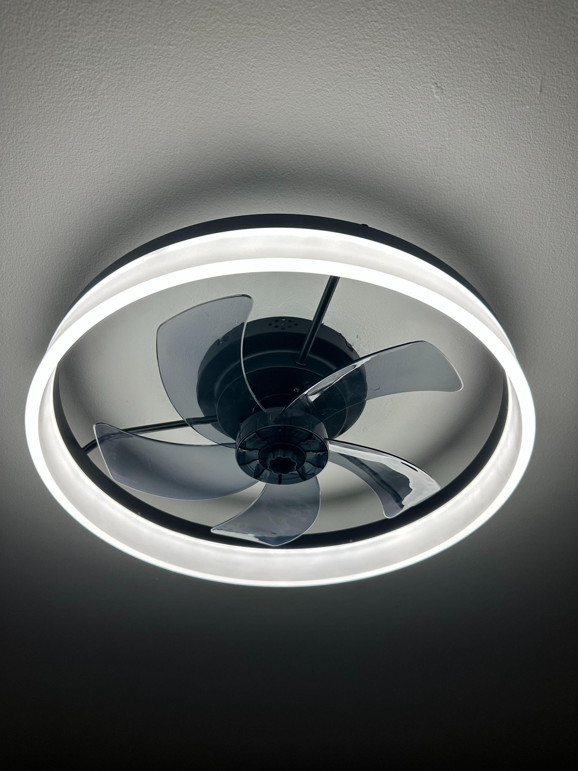 Color changing STRONG quiet fan