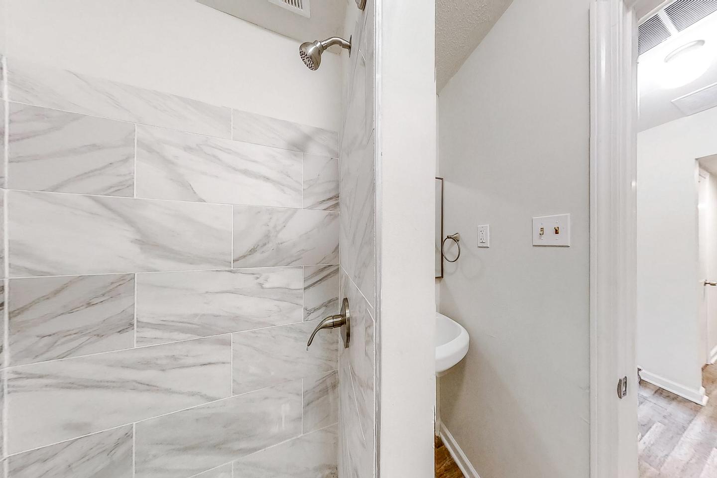 Bathroom(s)