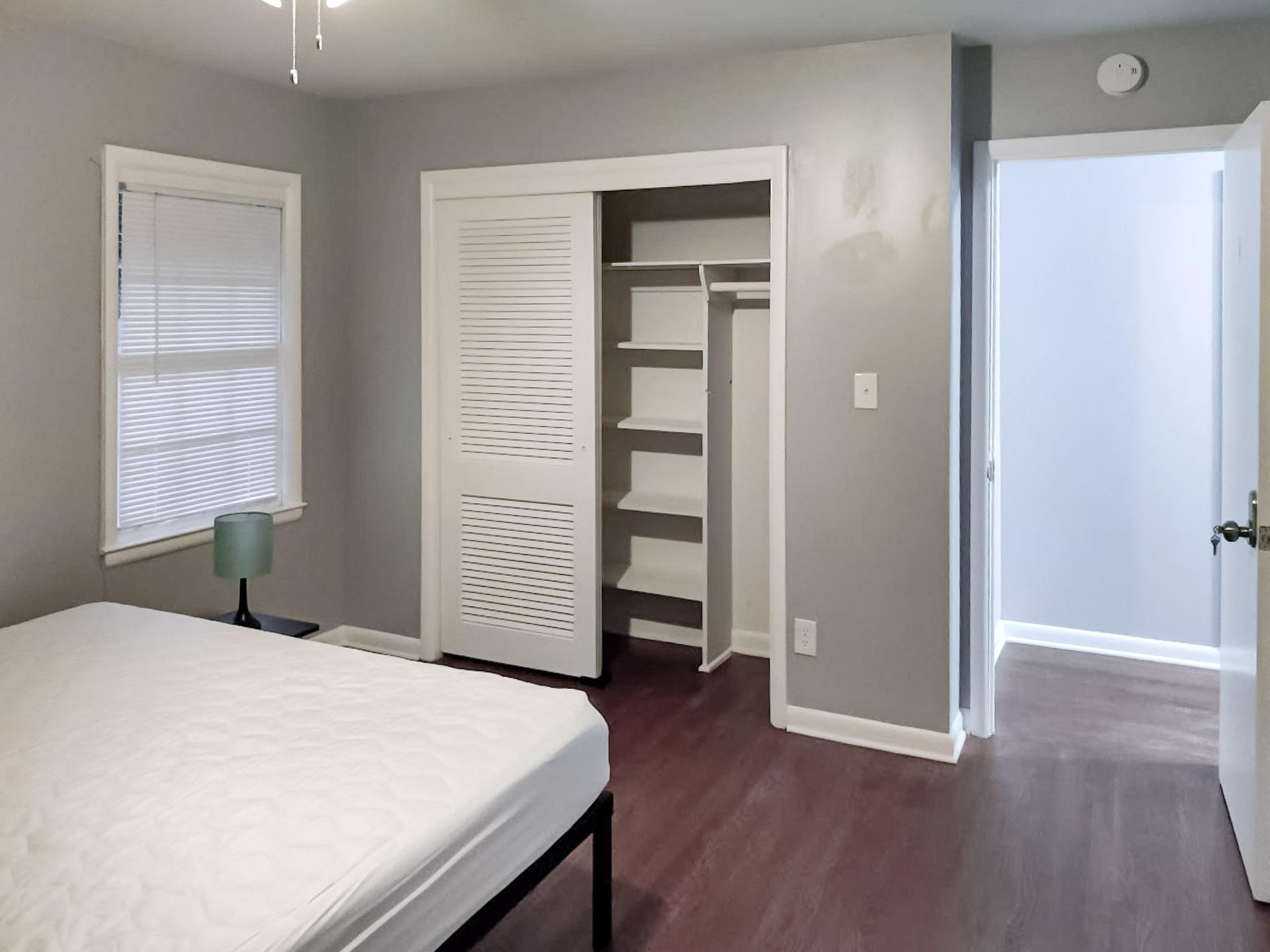 bedroom, detected: ceiling fan, window blind, bed