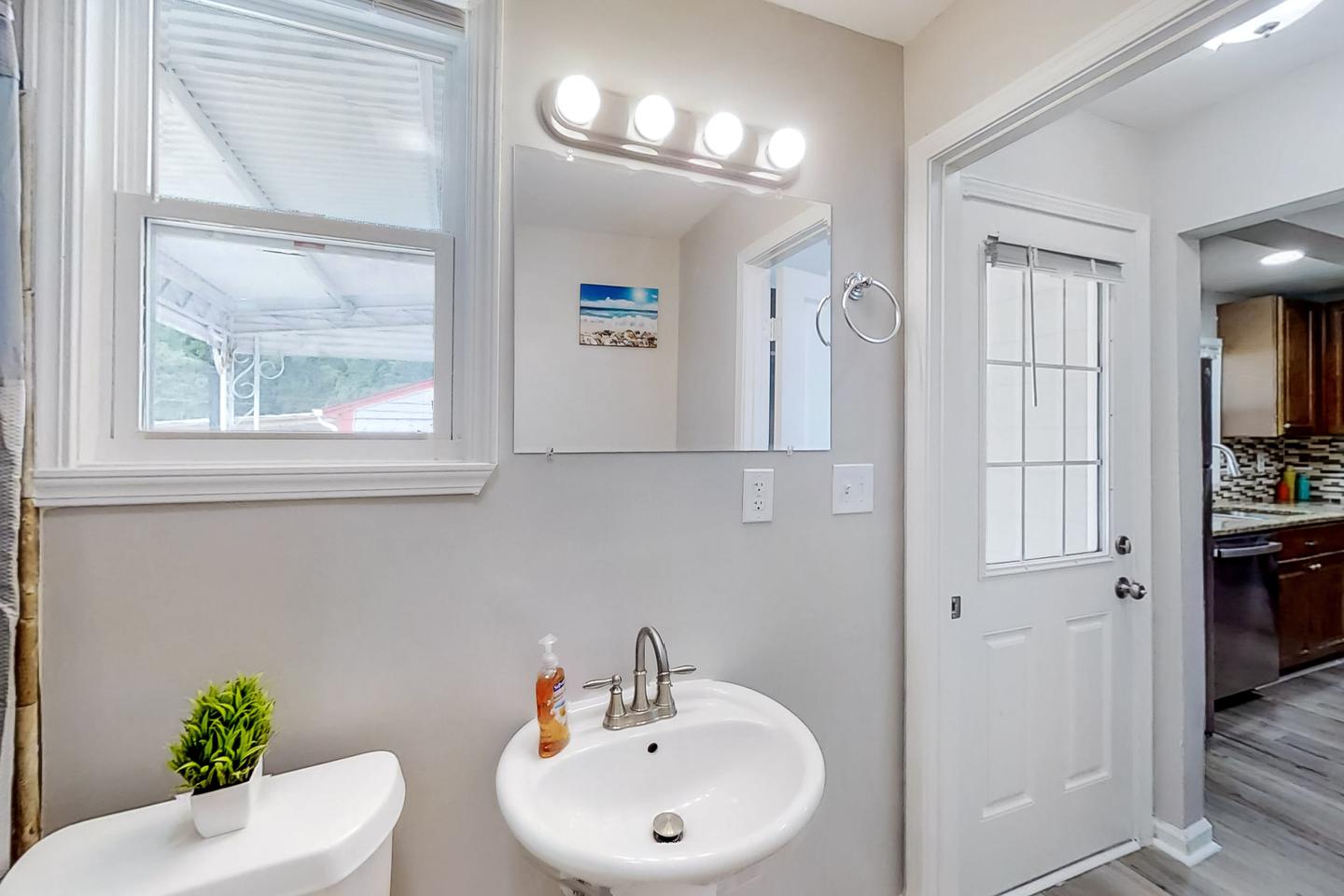 Bathroom(s)