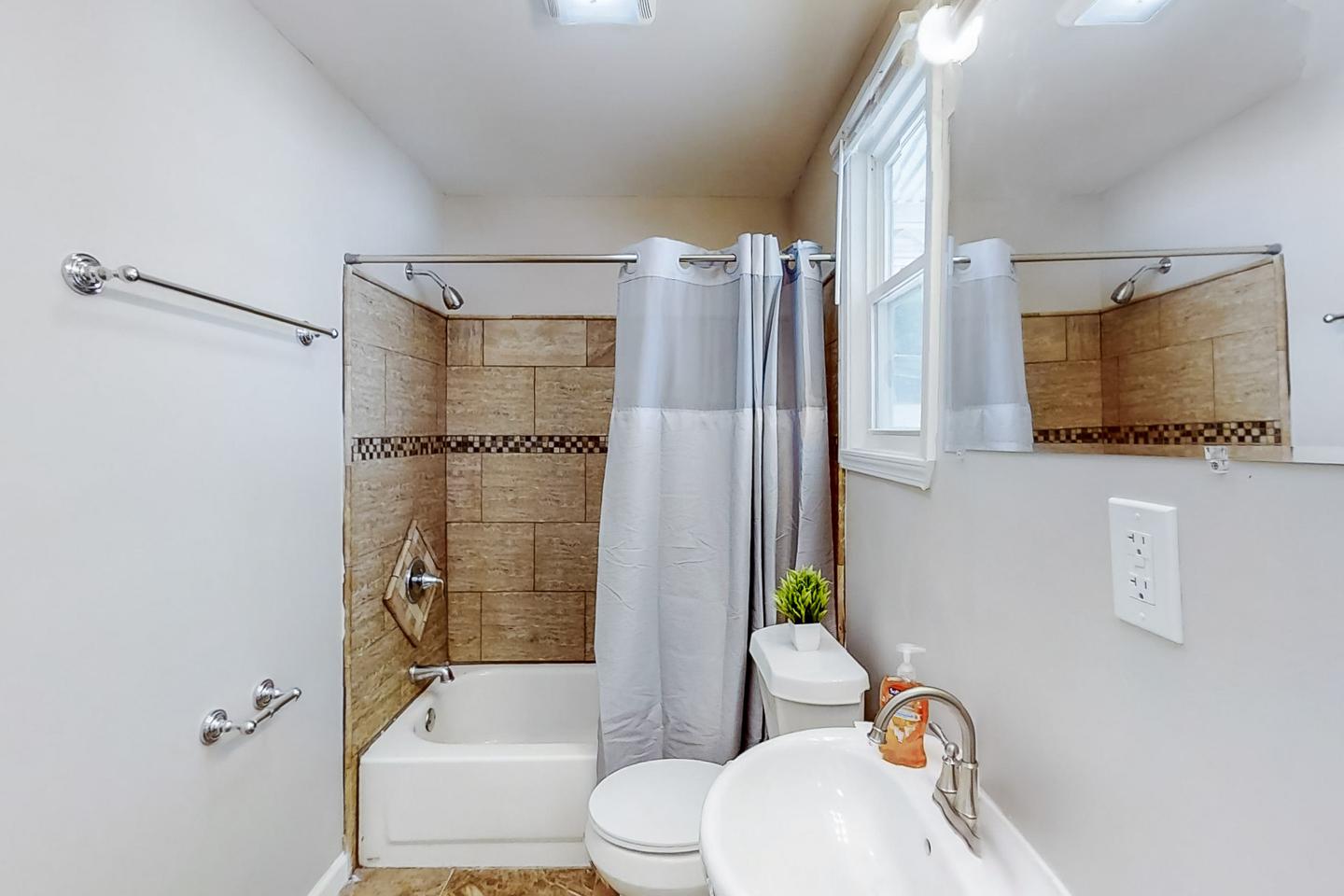 Bathroom(s)